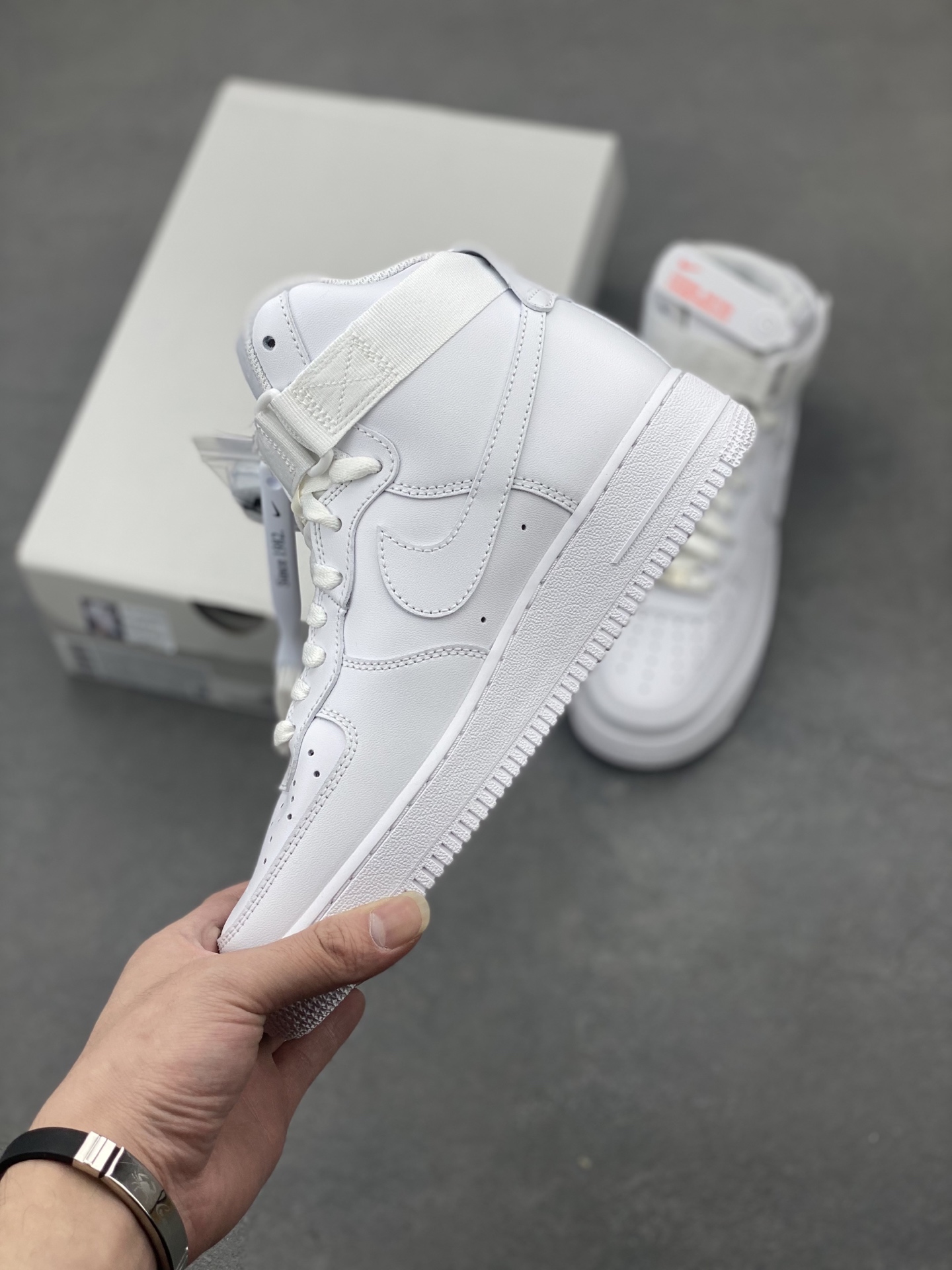Nike Air Force 1 '07 High-Top Sneaker: Classic White Style & Comfort 4 i1748289461772 1536 0 2