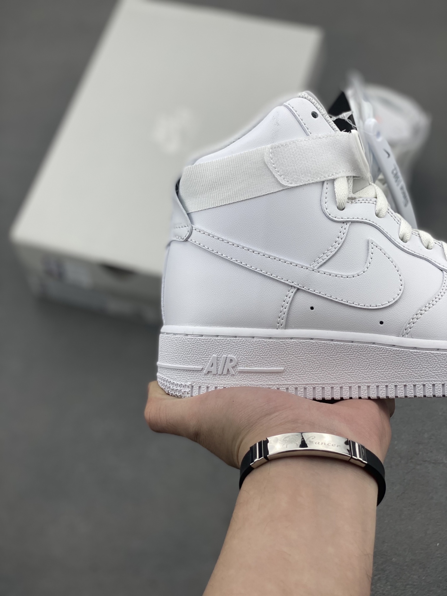 Nike Air Force 1 '07 High-Top Sneaker: Classic White Style & Comfort 6 i1748289468677 2460 0 4