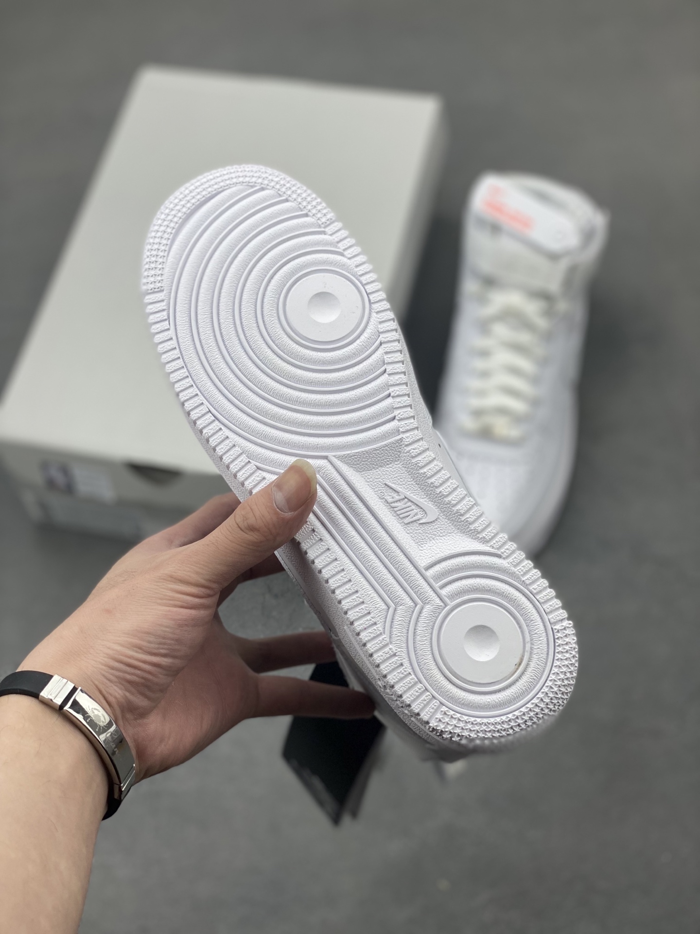 Nike Air Force 1 '07 High-Top Sneaker: Classic White Style & Comfort 7 i1748289468683 1304 0 5