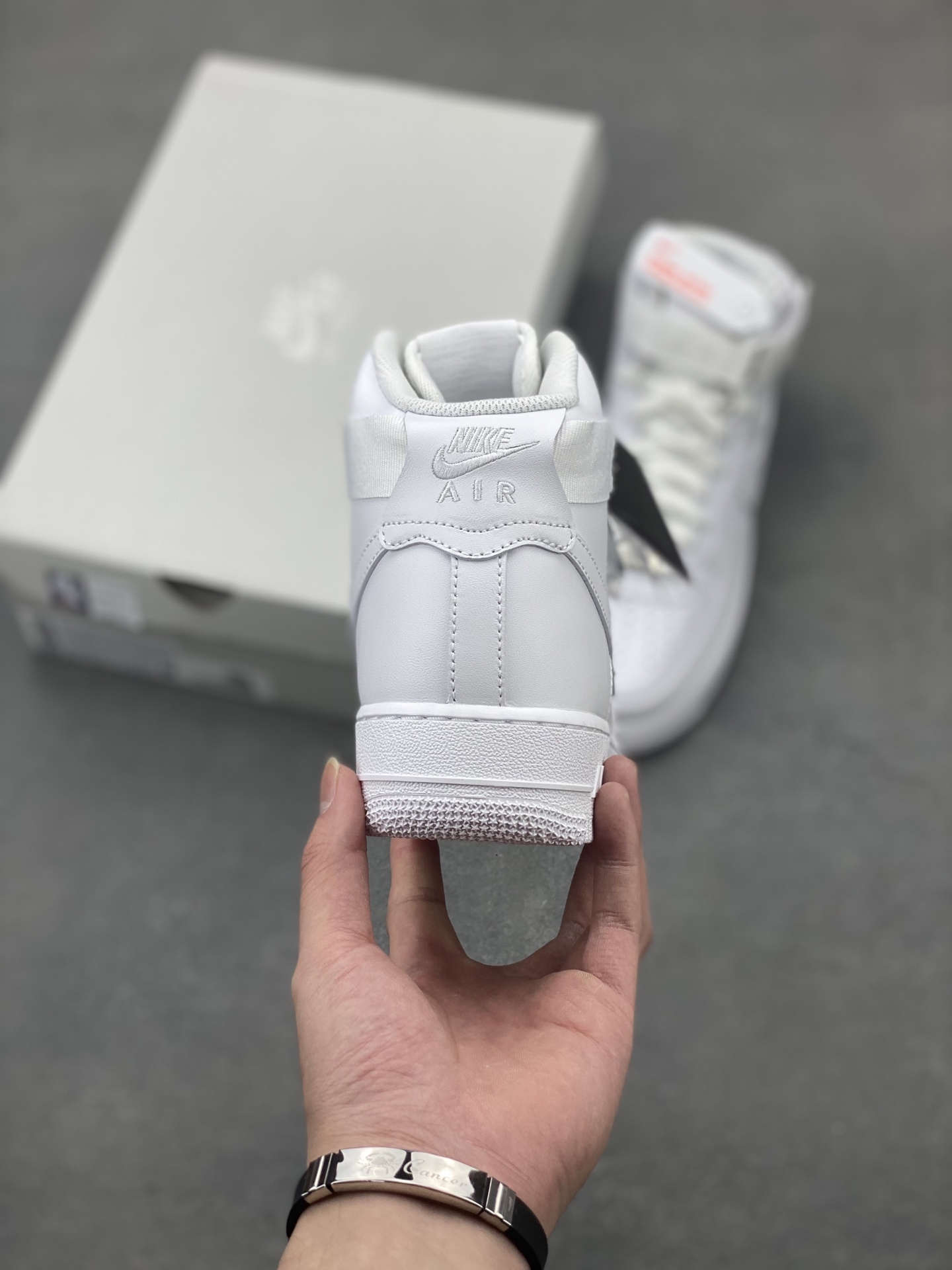 Nike Air Force 1 '07 High-Top Sneaker: Classic White Style & Comfort 5 i1748289468745 969 0 3
