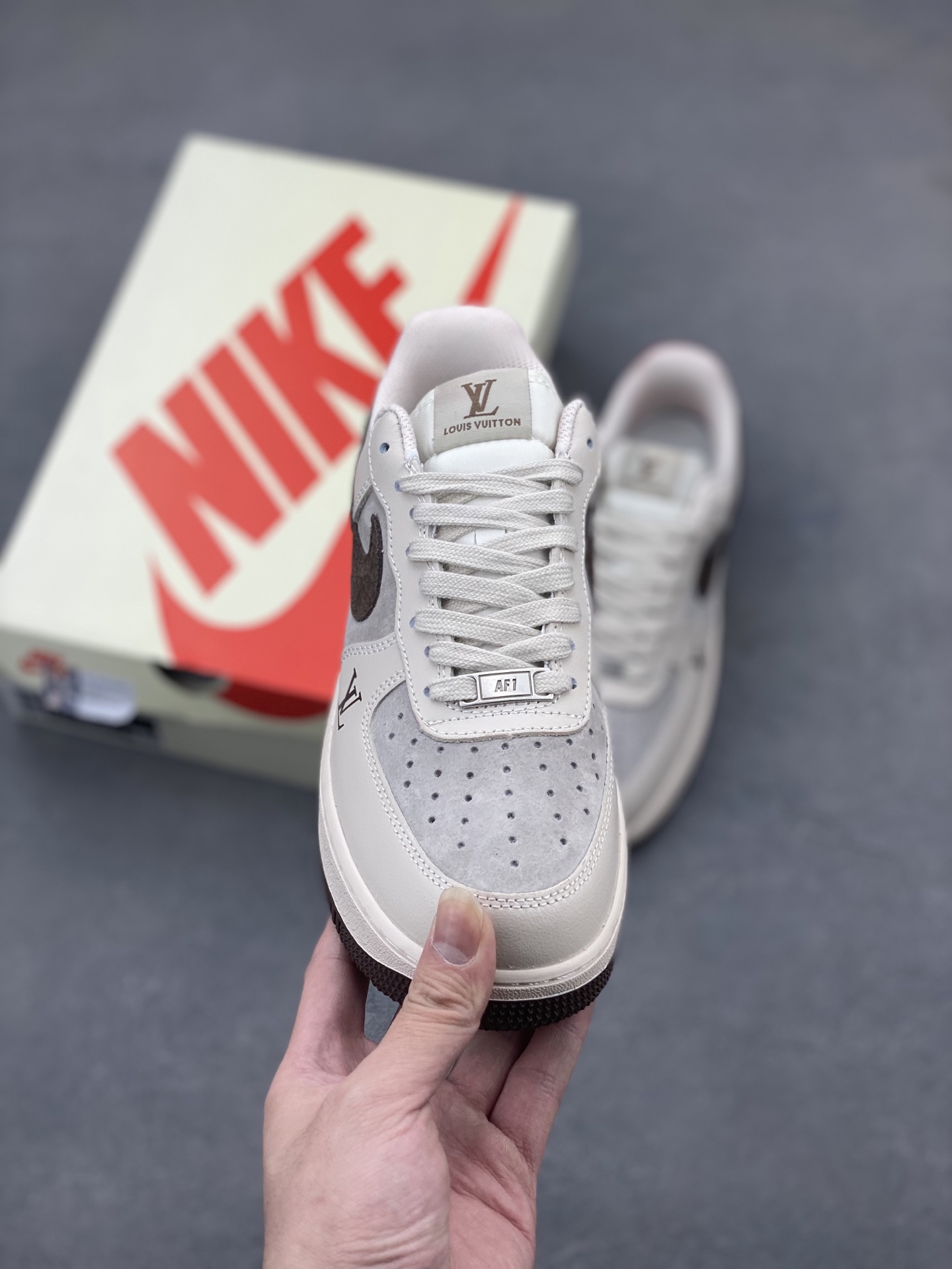 Nike Air Force 1 '07 Low Louis Vuitton Custom Sneakers - Limited Edition 3 i1748289508961 1909 0 1