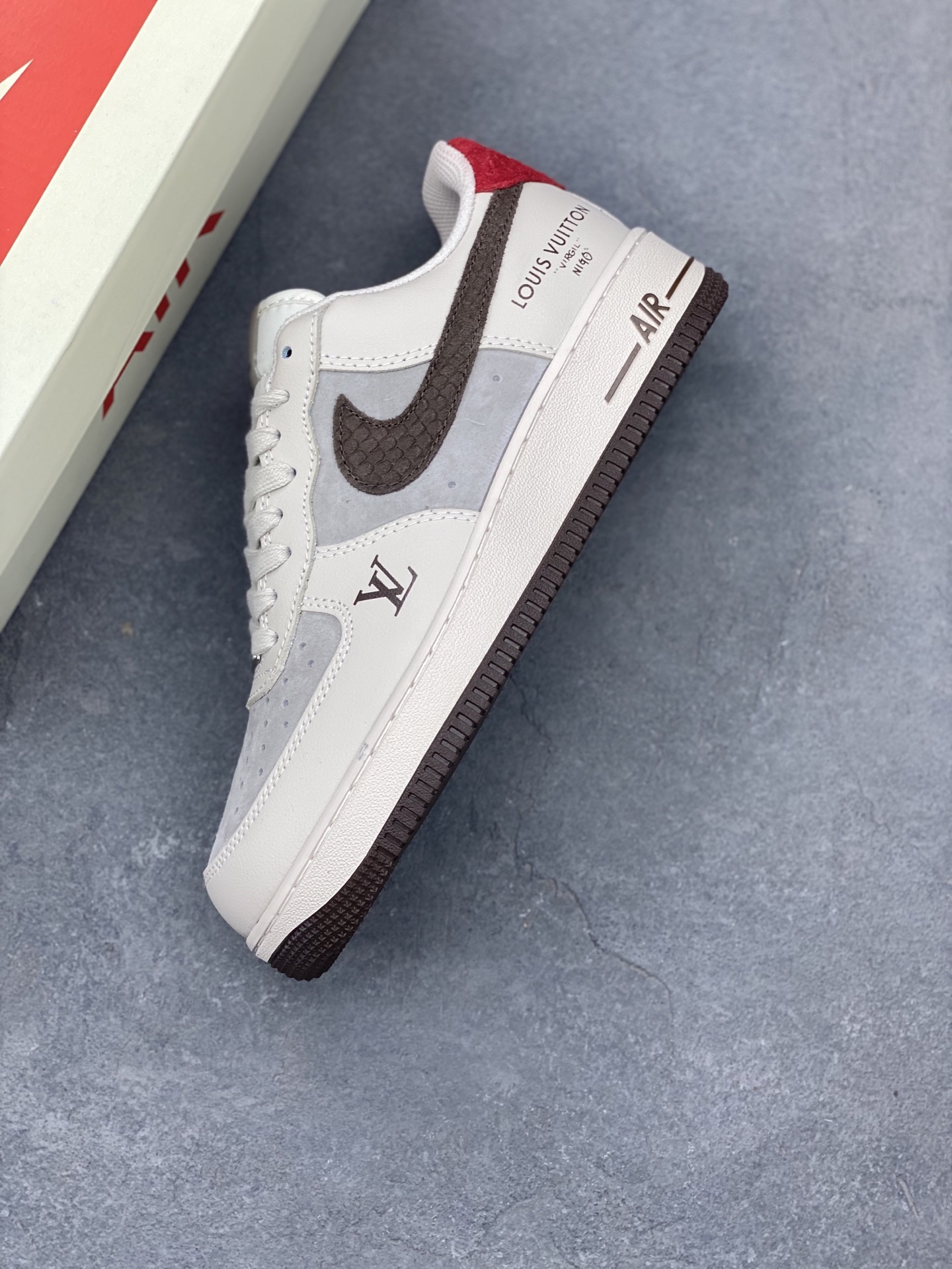 Nike Air Force 1 '07 Low Louis Vuitton Custom Sneakers - Limited Edition 8 i1748289509035 133 0 6