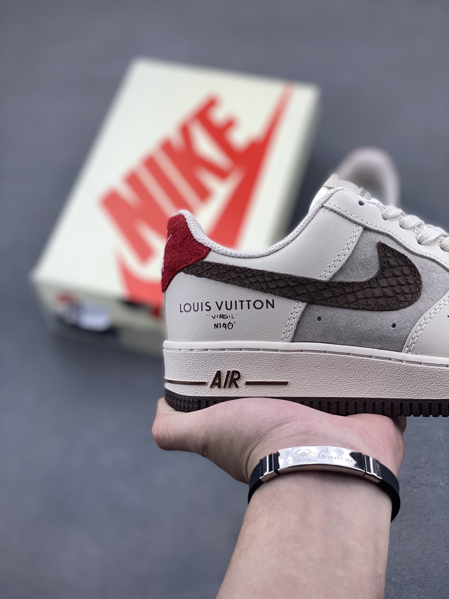 Nike Air Force 1 '07 Low Louis Vuitton Custom Sneakers - Limited Edition 6 i1748289515353 2193 0 4