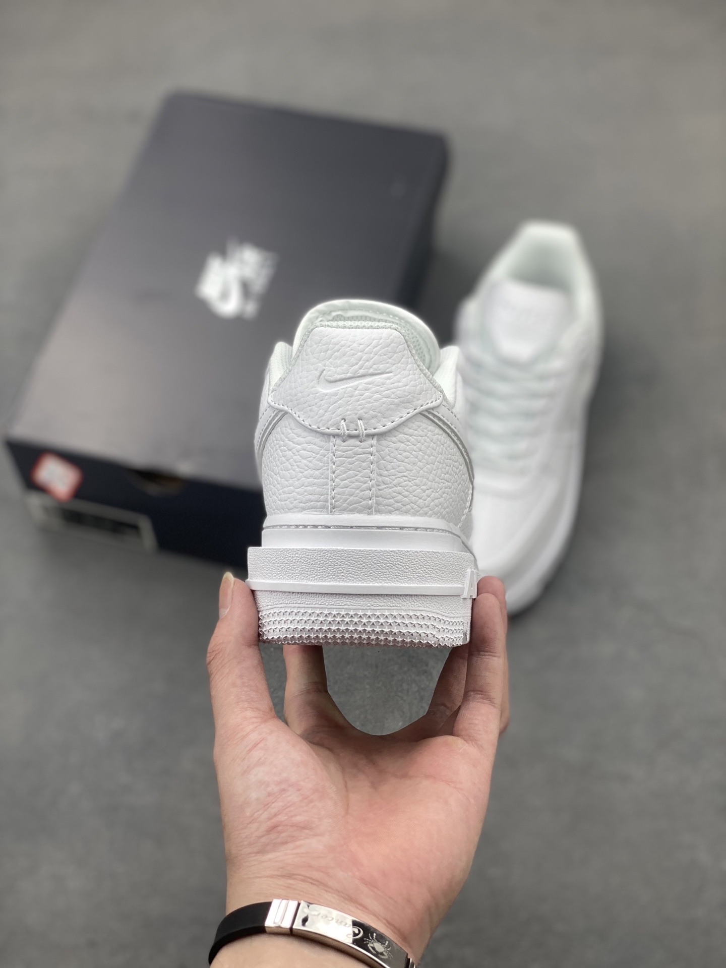 Nike Air Force 1 '07 Low White Leather Casual Sneakers DD9605-001 5 i1748372953103 9778 0 3
