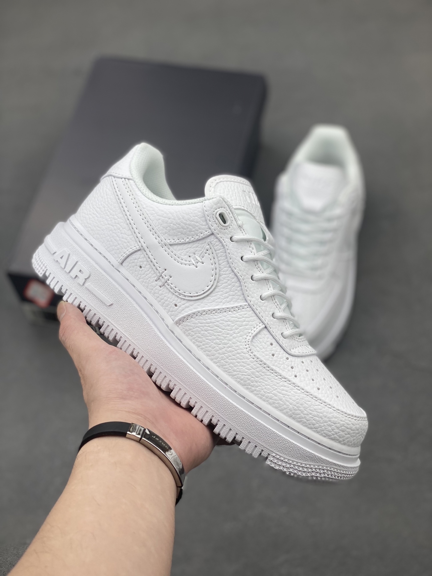 Nike Air Force 1 '07 Low White Leather Casual Sneakers DD9605-001 2 i1748372960039 5328 0 0