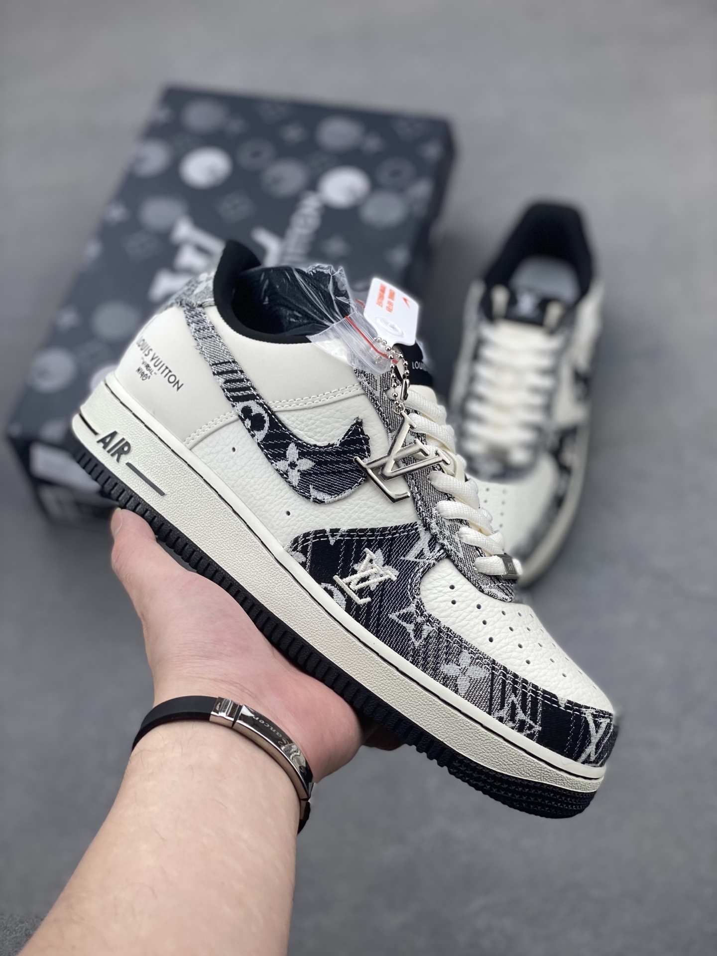 Nike Air Force 1 Low Louis Vuitton Custom Sneakers - Limited Edition 2 i1748373127334 591 0 0