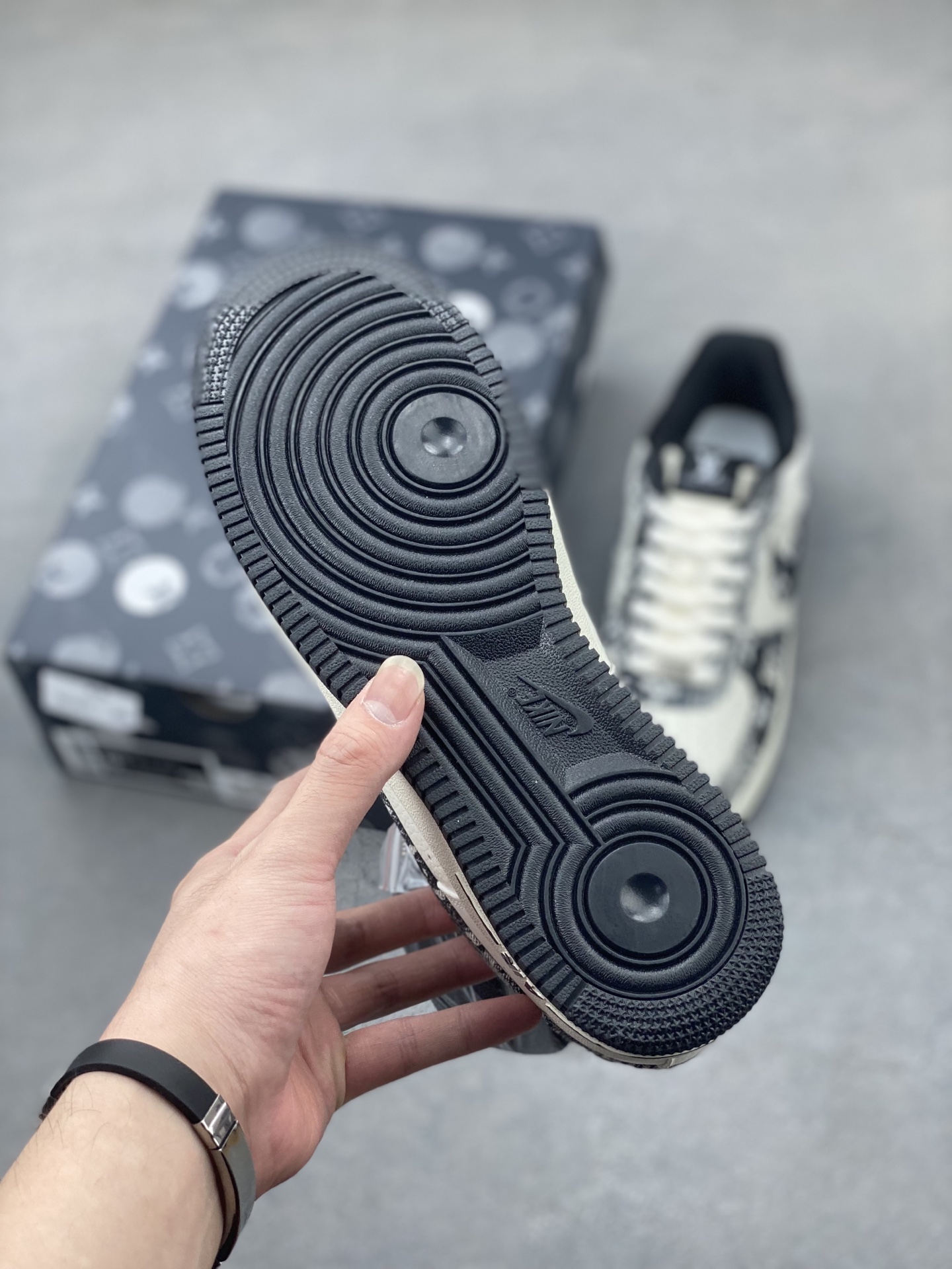 Nike Air Force 1 Low Louis Vuitton Custom Sneakers - Limited Edition 7 i1748373128703 6338 0 5