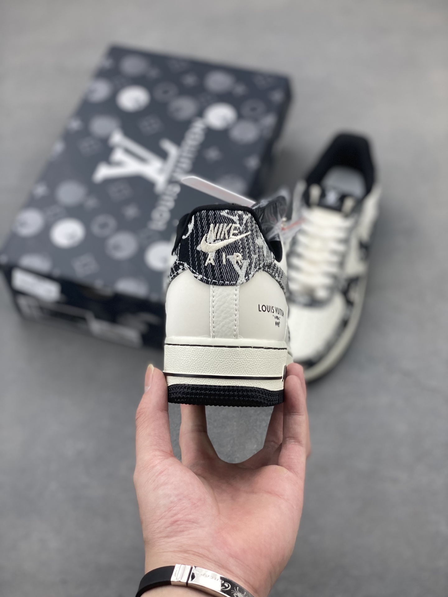 Nike Air Force 1 Low Louis Vuitton Custom Sneakers - Limited Edition 5 i1748373129734 2003 0 3