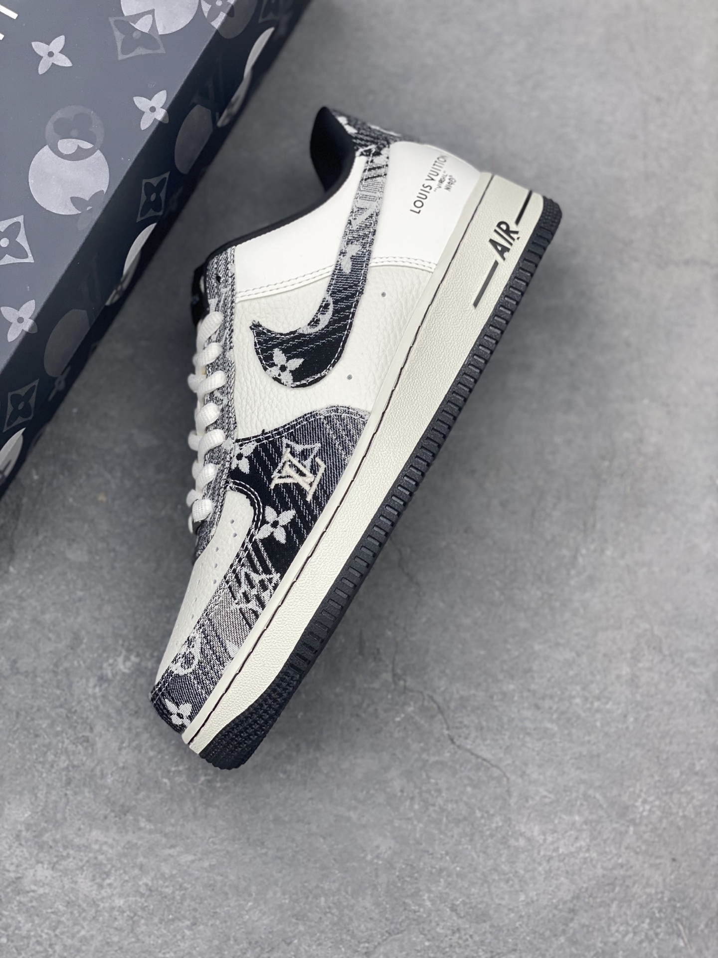 Nike Air Force 1 Low Louis Vuitton Custom Sneakers - Limited Edition 8 i1748373139462 836 0 6