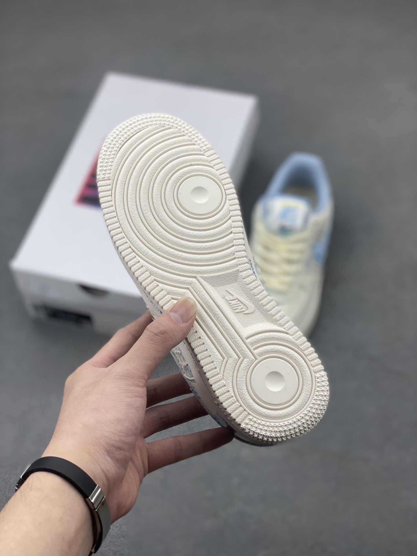 Nike Air Force 1 '07 Low Casual Sneakers - Limited Edition Style 7 i1748373226645 4476 0 5