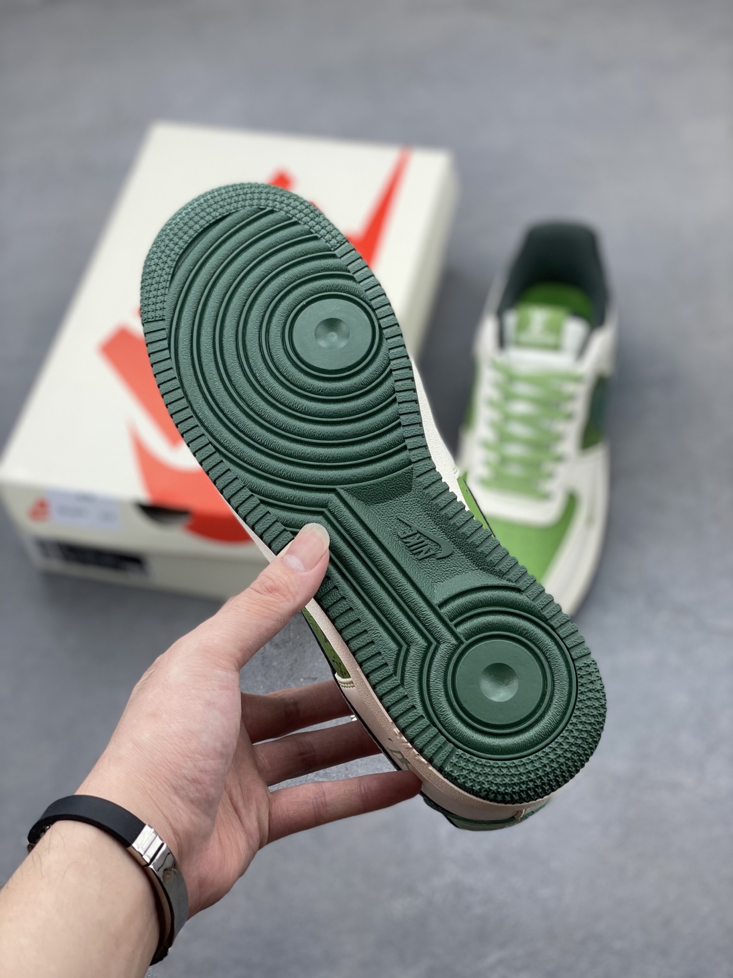 Nike Air Force 1 '07 Low Green/White Limited Edition Sneakers 7 i1748448119404 7072 0 5