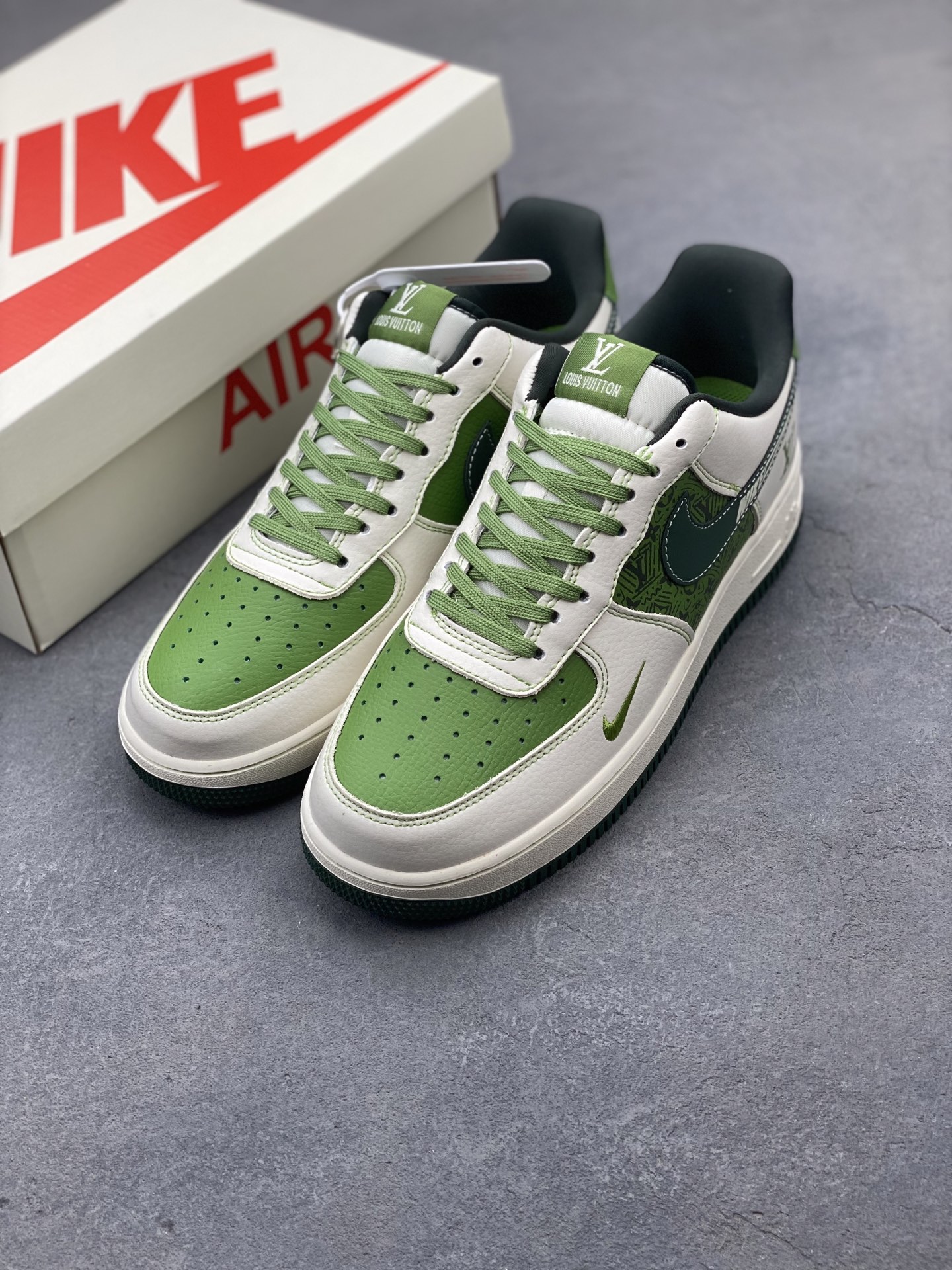 Nike Air Force 1 '07 Low Green/White Limited Edition Sneakers 9 i1748448119967 4441 0 7