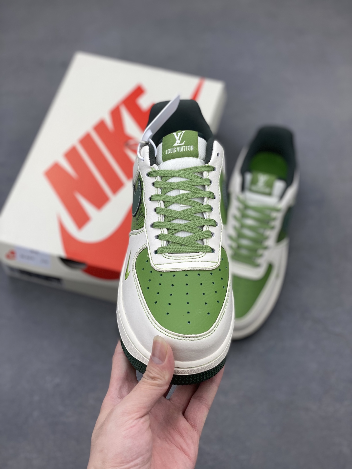Nike Air Force 1 '07 Low Green/White Limited Edition Sneakers 3 i1748448128744 9893 0 1