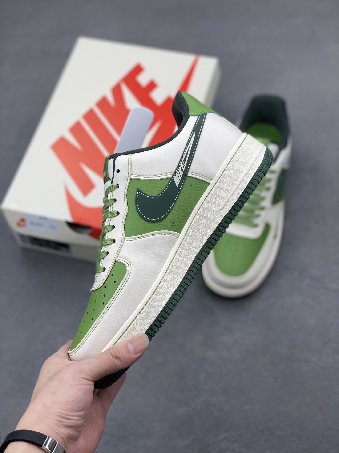 Nike Air Force 1 '07 Low Green/White Limited Edition Sneakers 4 i1748448129484 2169 0 2