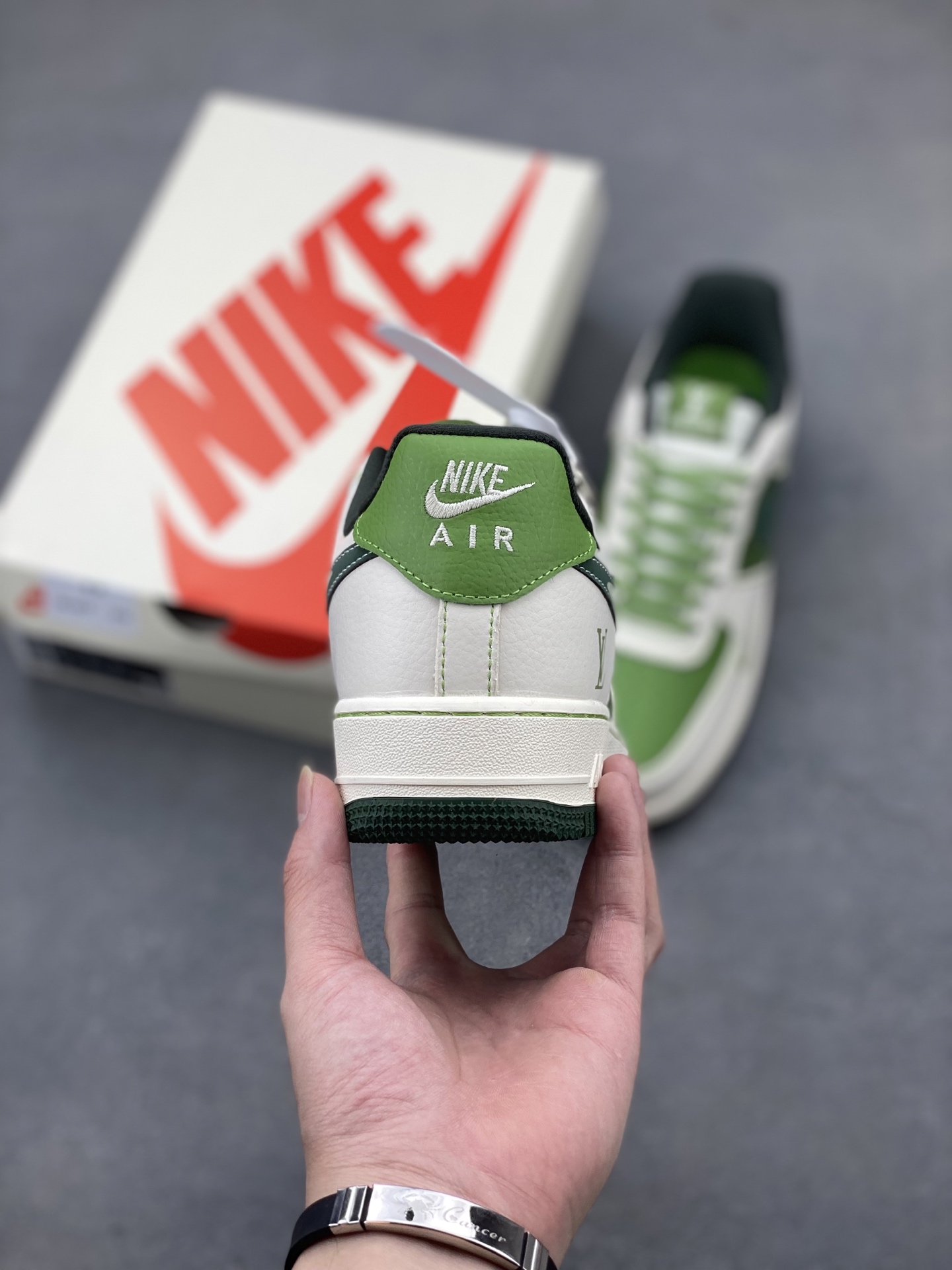 Nike Air Force 1 '07 Low Green/White Limited Edition Sneakers 5 i1748448130141 8294 0 3