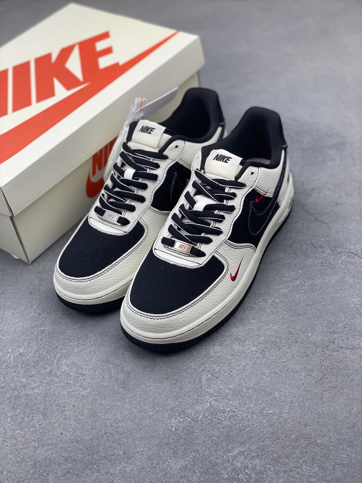 Nike Air Force 1 '07 Low Black/White Stitch Leather Sneakers 8 i1748448252172 7374 0 7