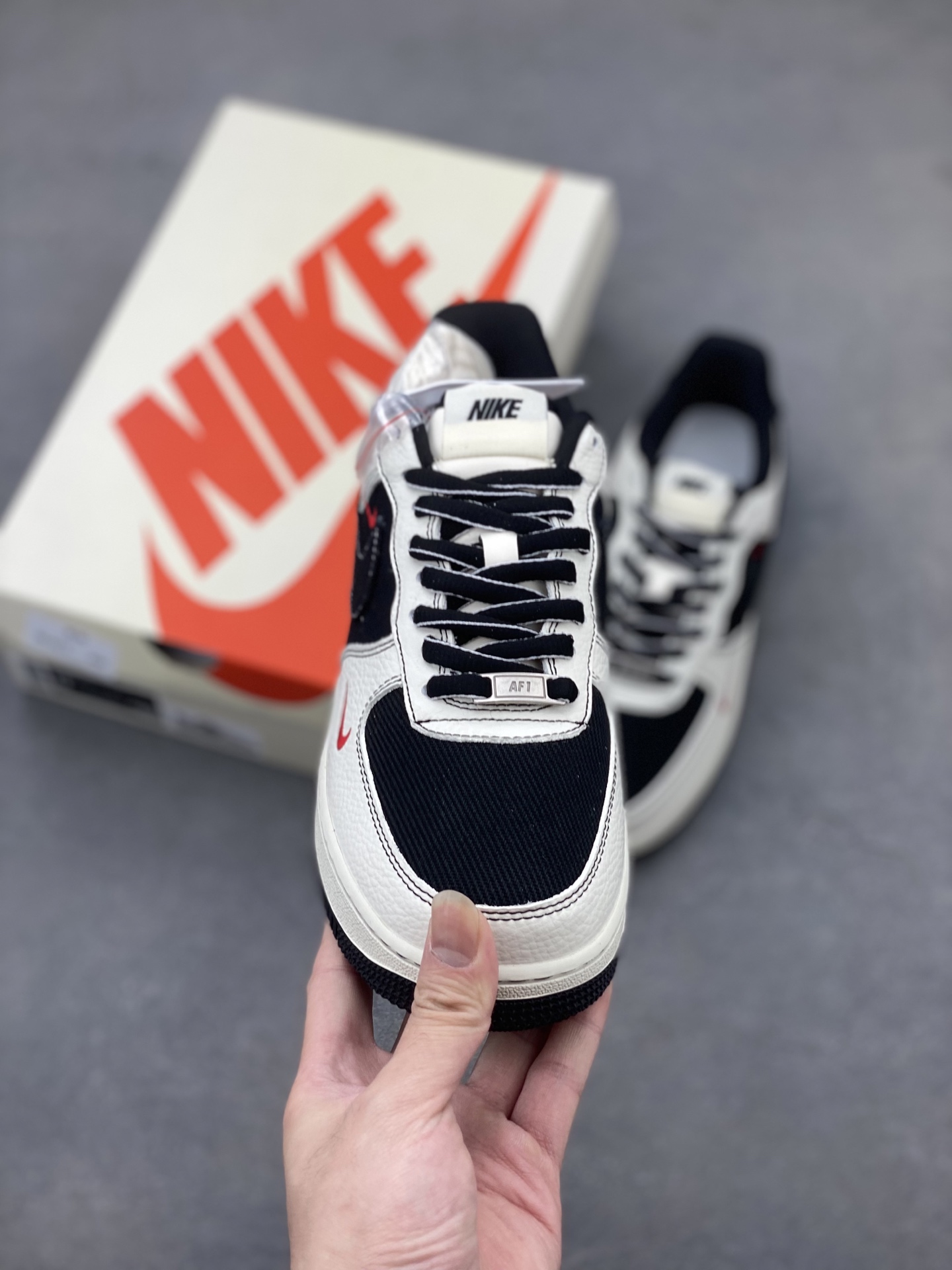 Nike Air Force 1 '07 Low Black/White Stitch Leather Sneakers 2 i1748448253187 1571 0 1