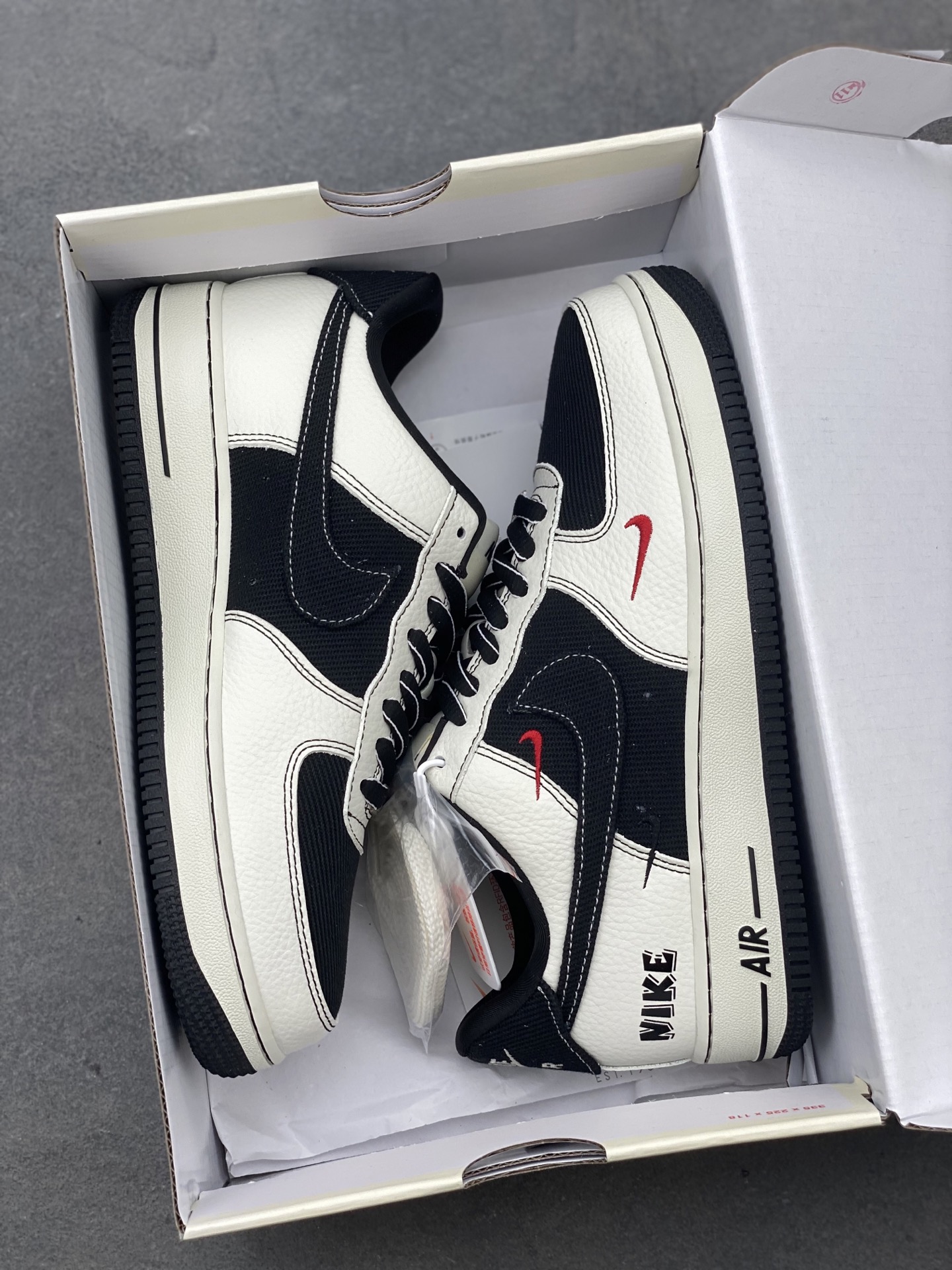 Nike Air Force 1 '07 Low Black/White Stitch Leather Sneakers 9 i1748448263332 2336 0 8
