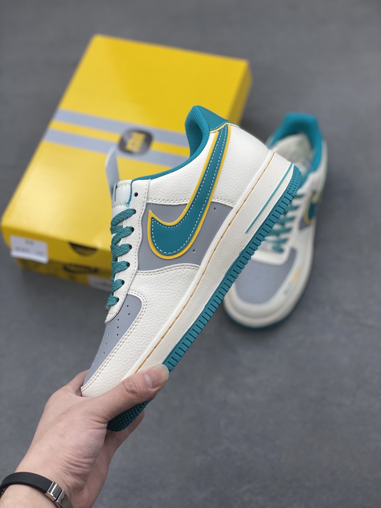 Nike Air Force 1 '07 Low Xiaomi SU7 Ultra Limited Edition Sneakers 3 i1748448365963 3628 0 2