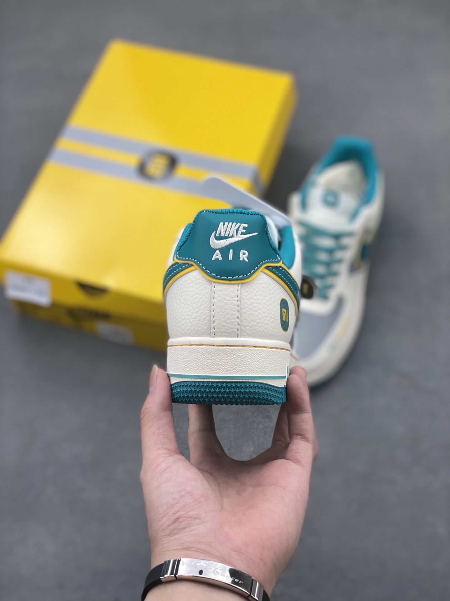 Nike Air Force 1 '07 Low Xiaomi SU7 Ultra Limited Edition Sneakers 4 i1748448366562 3843 0 3