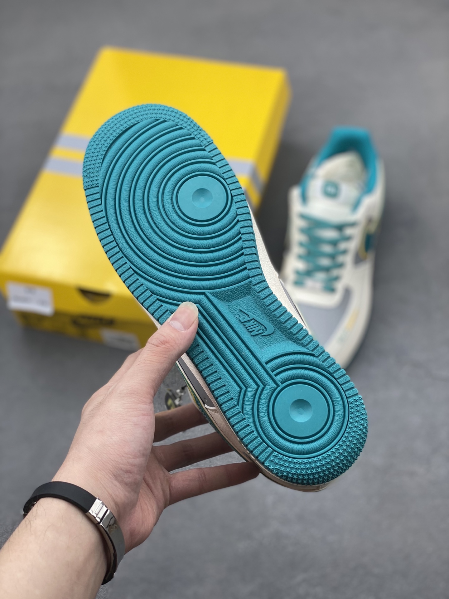Nike Air Force 1 '07 Low Xiaomi SU7 Ultra Limited Edition Sneakers 6 i1748448367919 1772 0 5