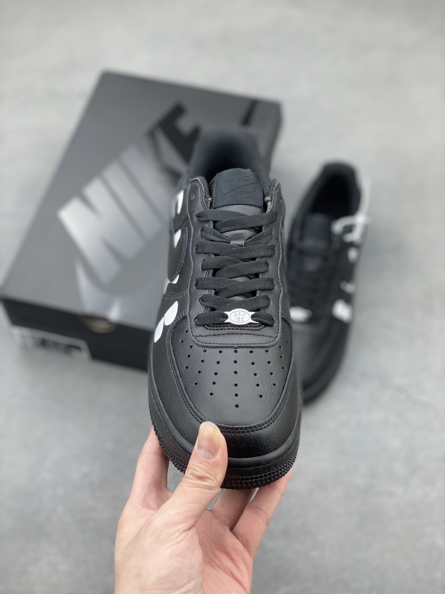 Nike Air Force 1 '07 Low Black/White Limited Edition Sneakers IB9949-001 3 i1748714198675 9849 0 1