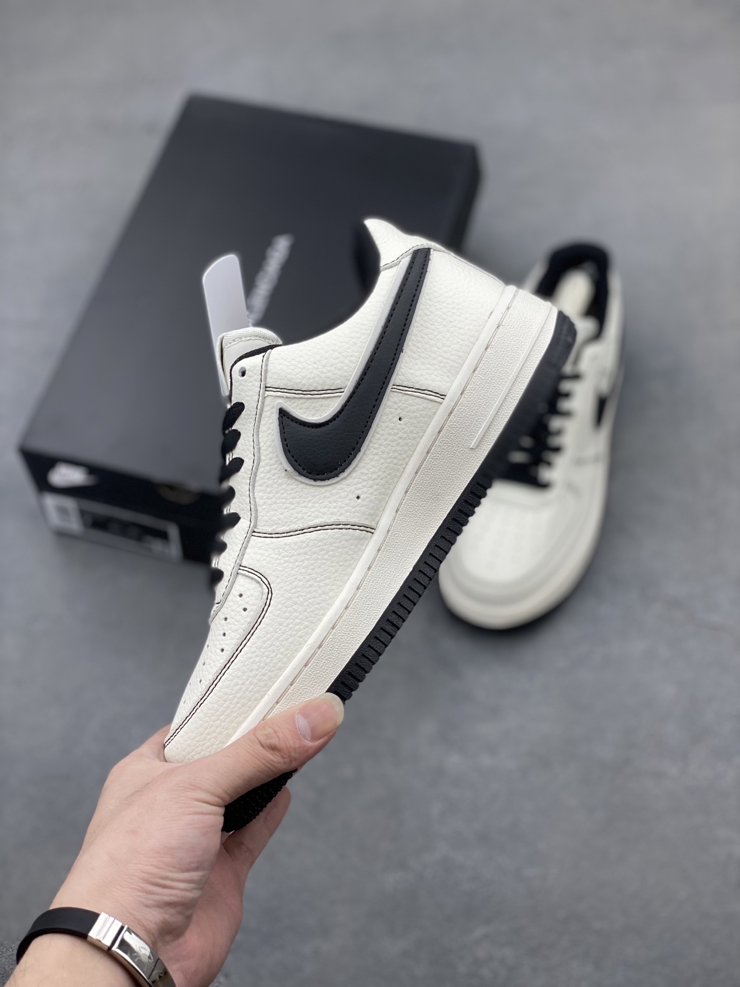 Nike Air Force 1 '07 Low Sneakers - Limited Edition, Premium Comfort 4 i1748714240416 8035 0 2