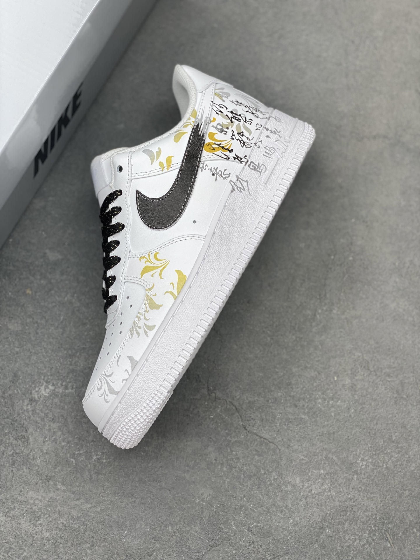 Nike Air Force 1 '07 Low White/Black Limited Edition Sneakers 8 i1749232686616 8059 0 6