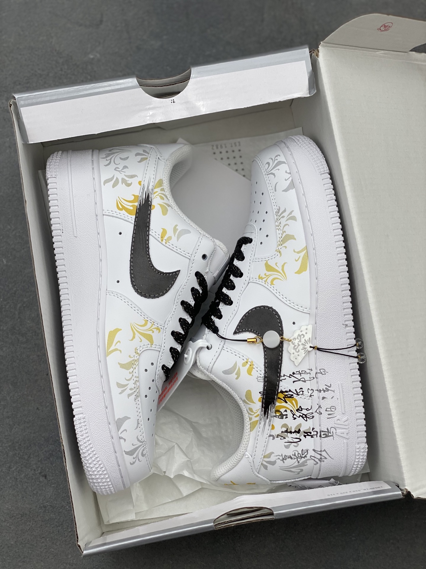 Nike Air Force 1 '07 Low White/Black Limited Edition Sneakers 10 i1749232688885 5904 0 8