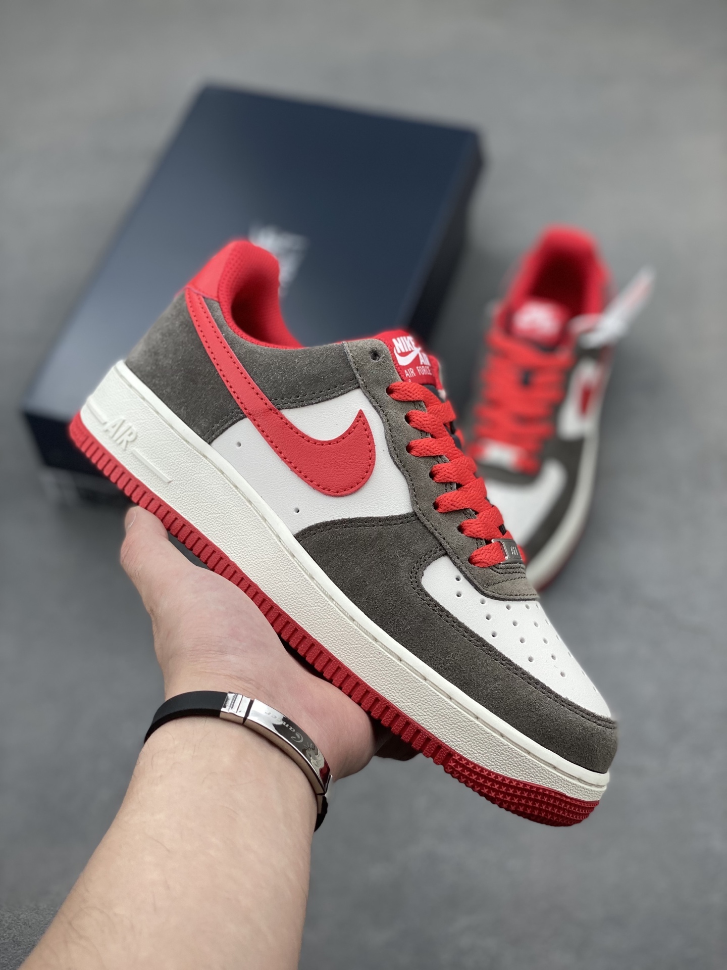 Nike Air Force 1 '07 Low Grey/Red Sneakers - Limited Edition 2 i1749232876038 8761 0 0