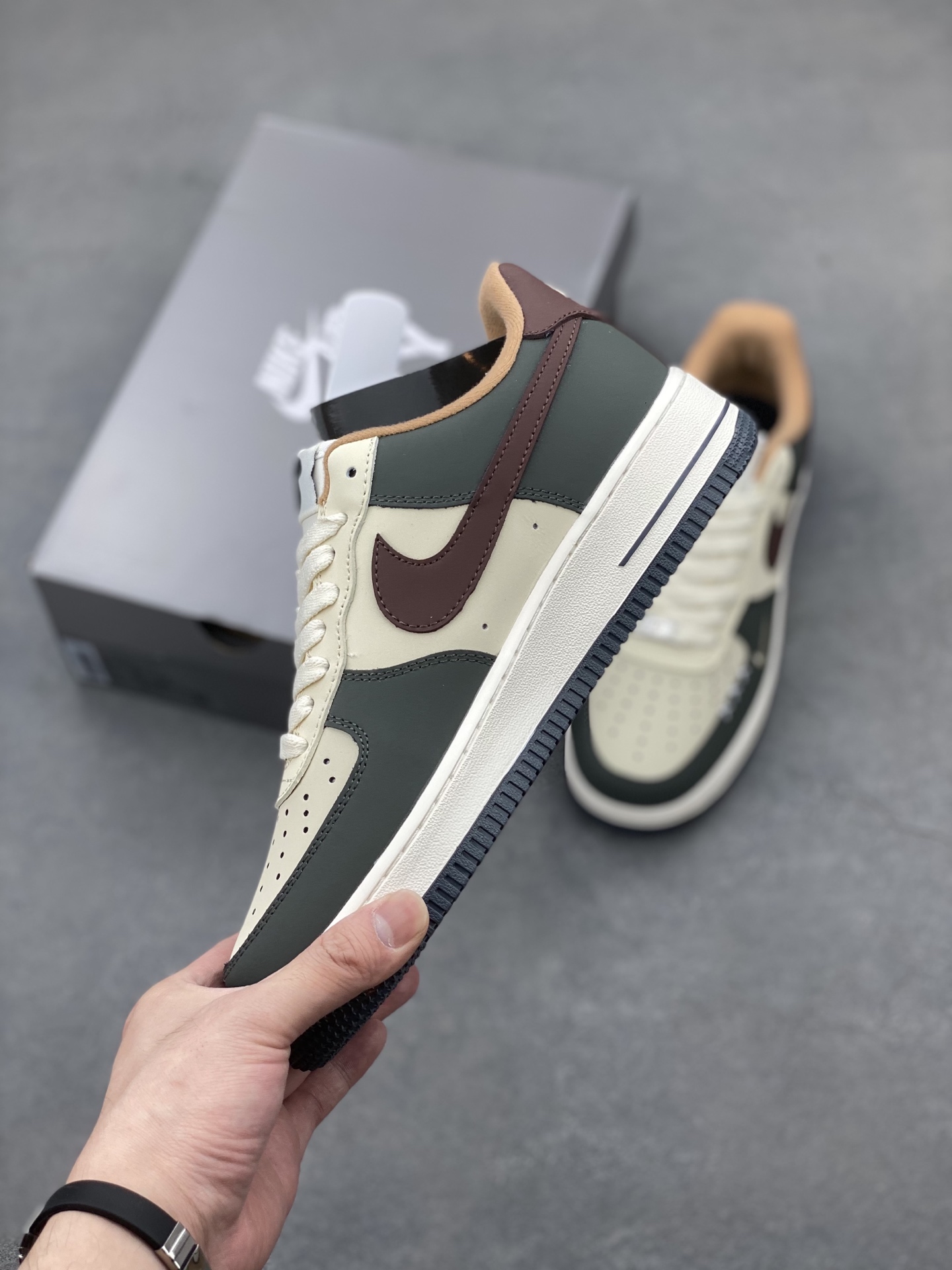 Nike Air Force 1 '07 Low Sneakers Limited Edition - Premium Comfort 4 i1749232938724 4265 0 2