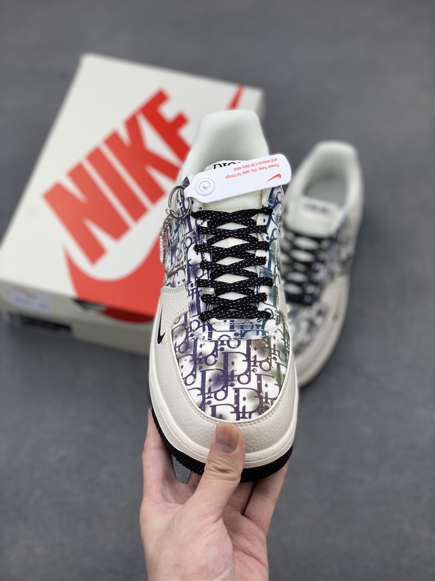 Nike Air Force 1 '07 Low Dior Custom Sneakers - Limited Edition 3 i1749325397841 6721 0 1