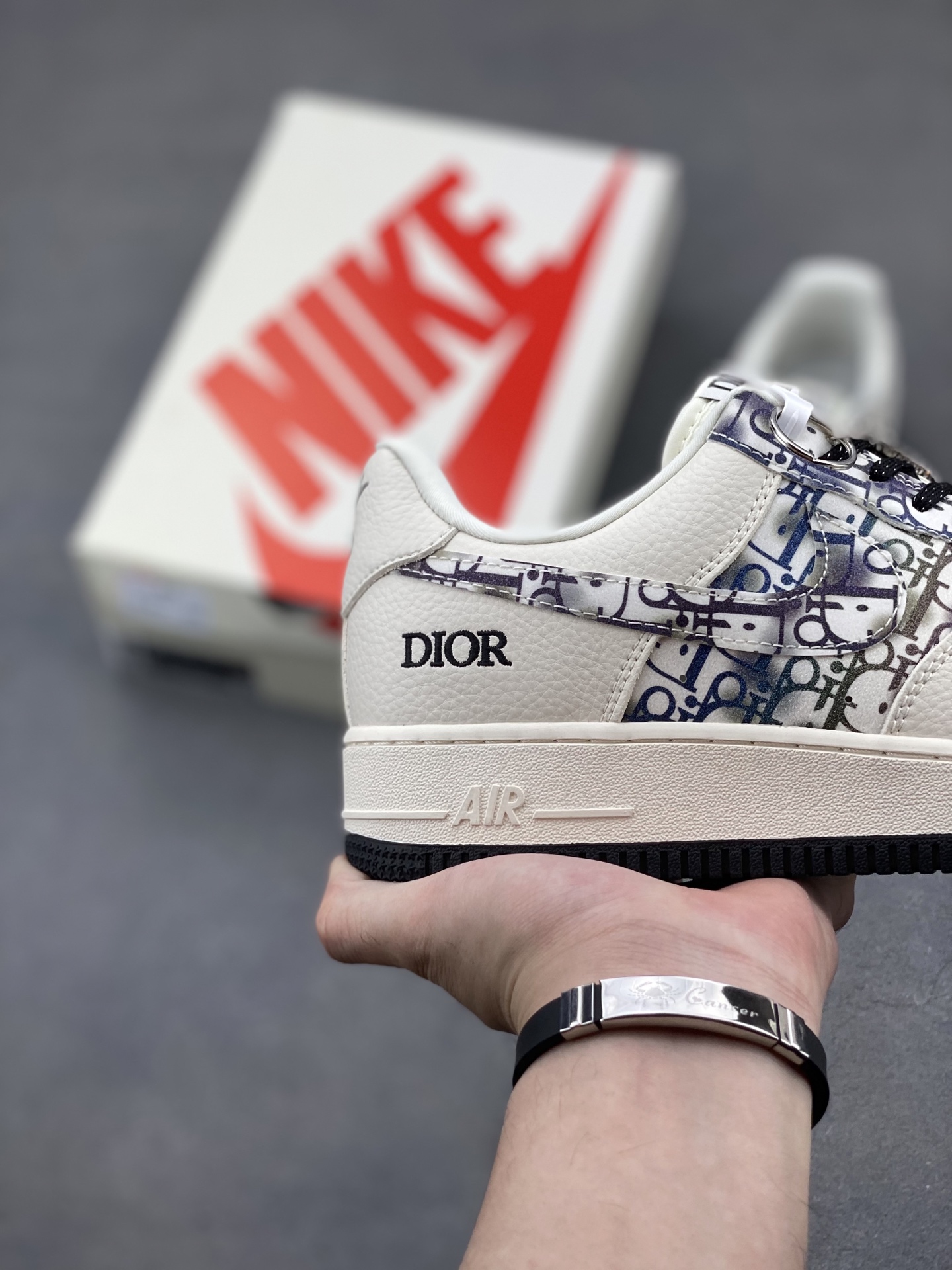 Nike Air Force 1 '07 Low Dior Custom Sneakers - Limited Edition 6 i1749325397841 7537 0 4