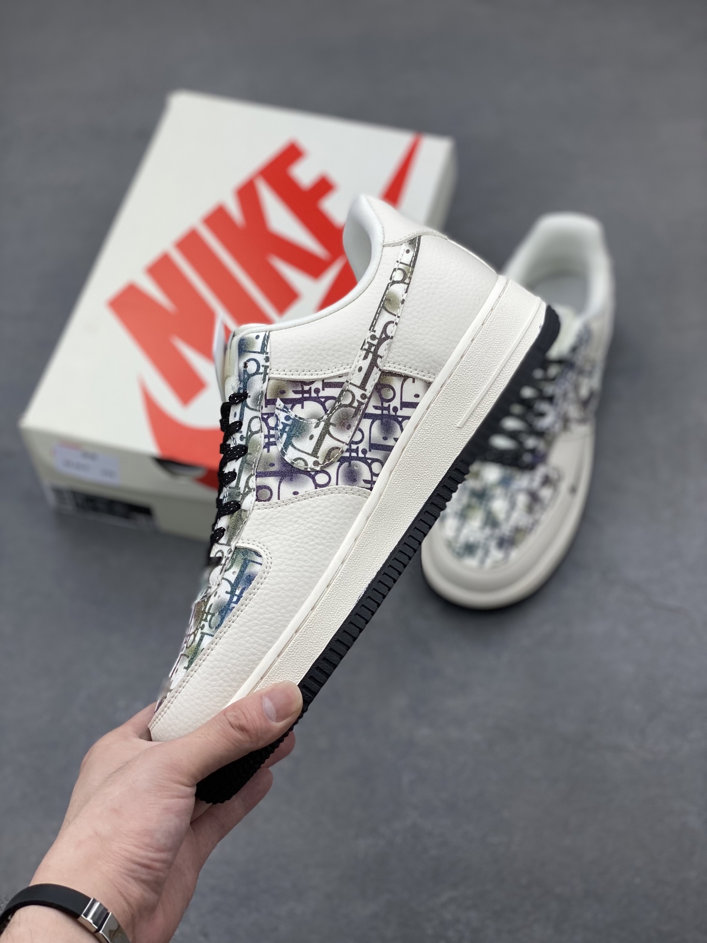 Nike Air Force 1 '07 Low Dior Custom Sneakers - Limited Edition 4 i1749325404702 5754 0 2