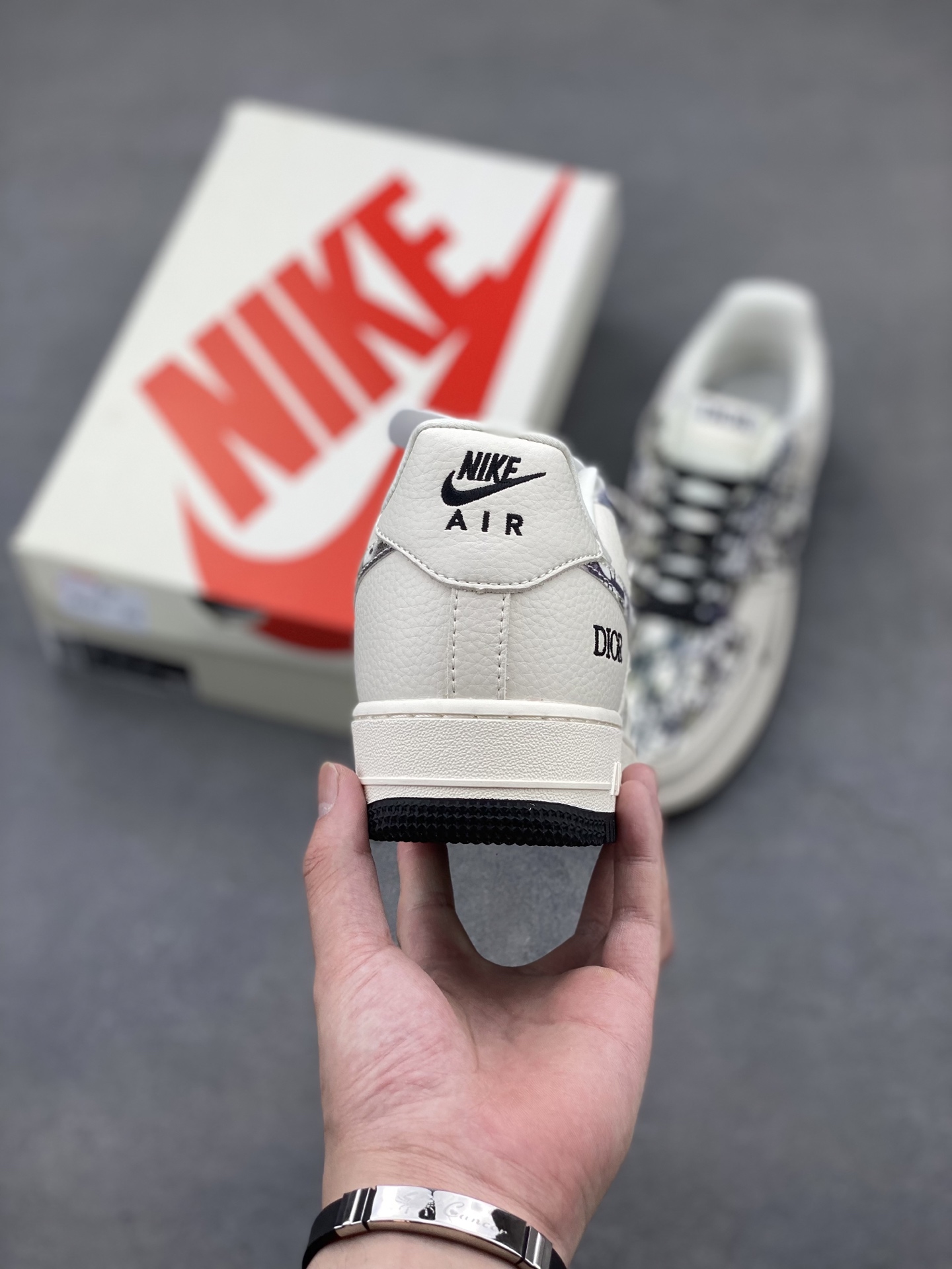 Nike Air Force 1 '07 Low Dior Custom Sneakers - Limited Edition 5 i1749325404716 4407 0 3