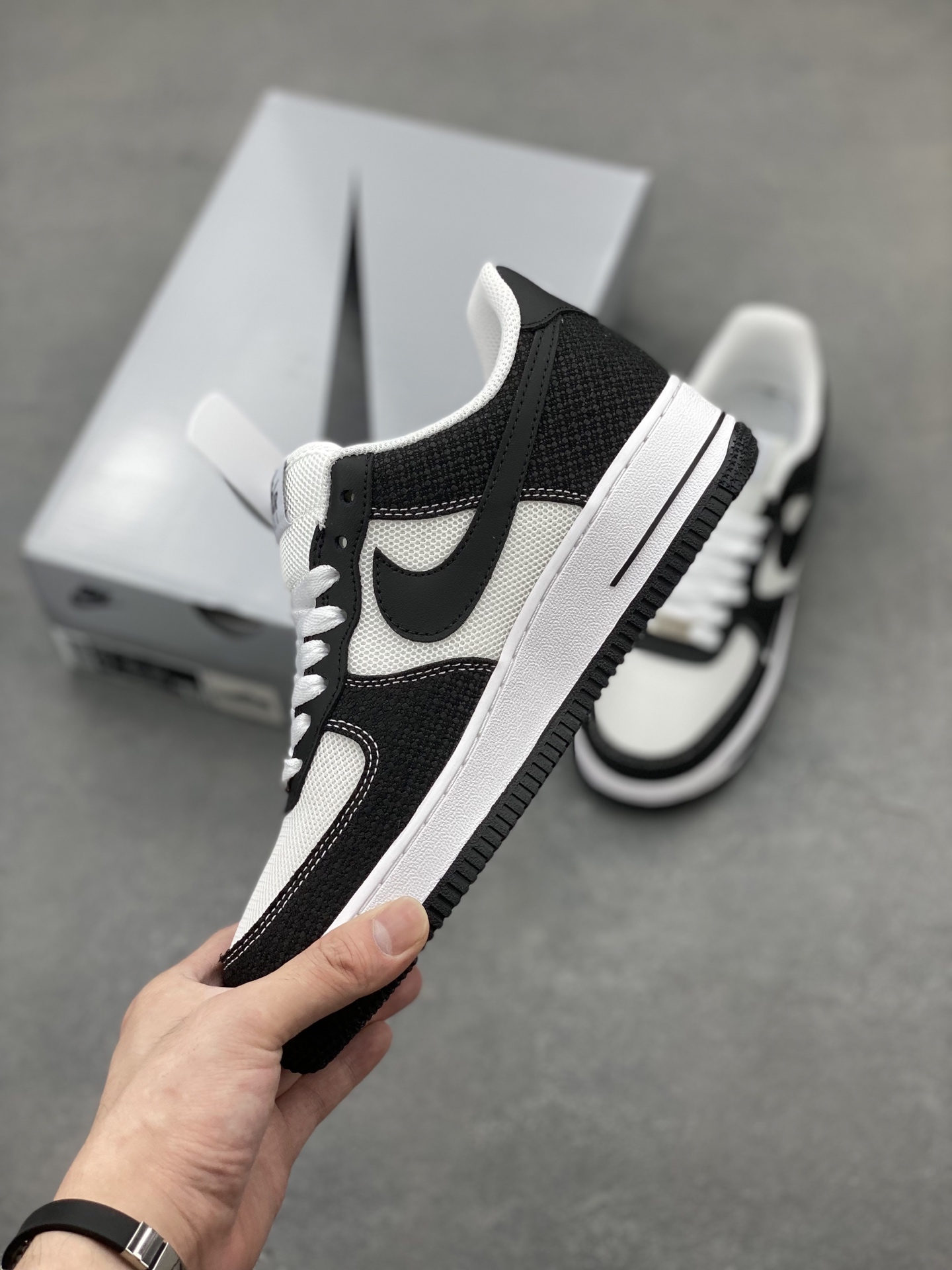 Nike Air Force 1 '07 Low Sneakers Black/White Limited Edition 4 i1749325442172 8118 0 2
