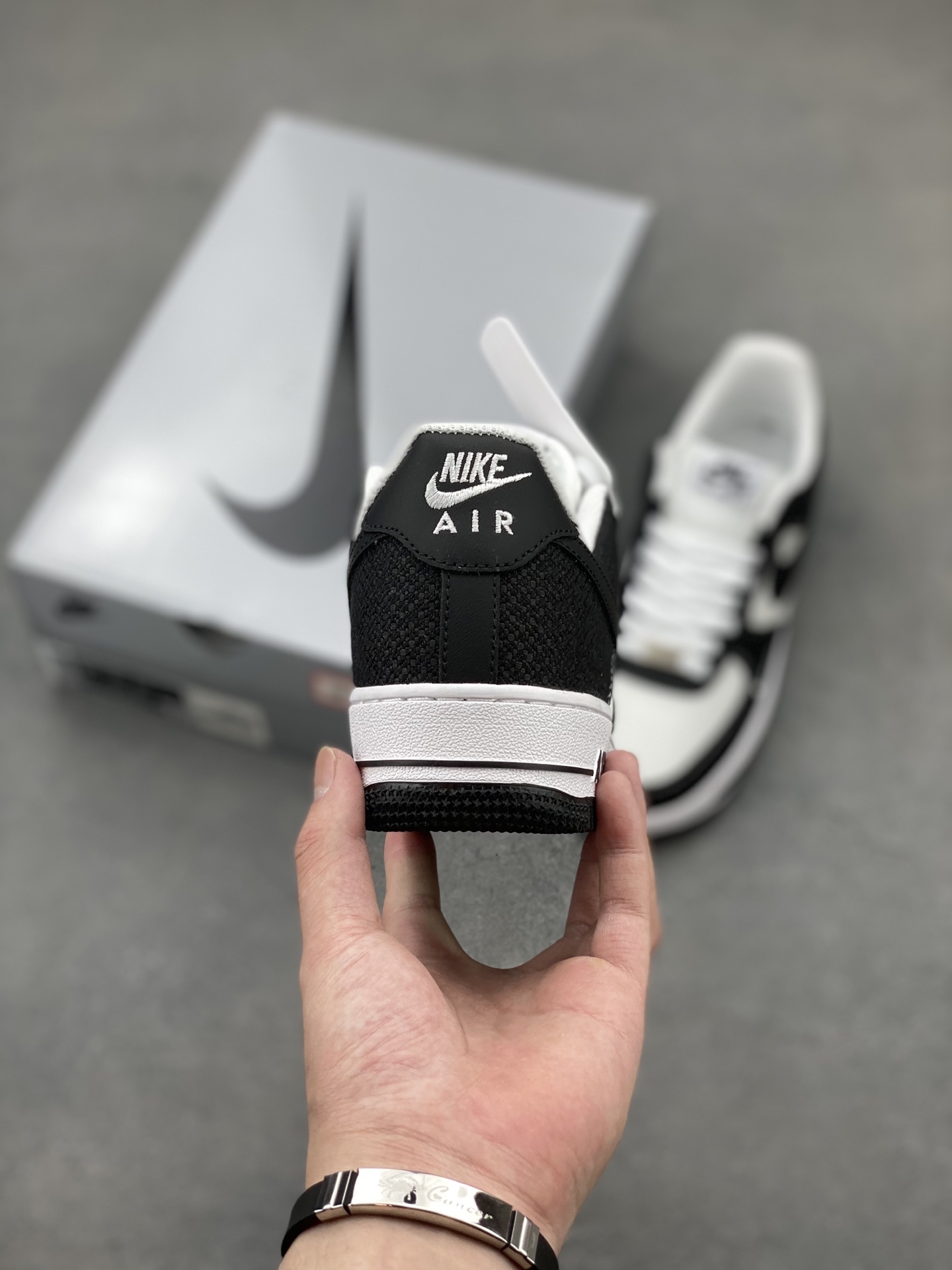 Nike Air Force 1 '07 Low Sneakers Black/White Limited Edition 5 i1749325448835 8364 0 3