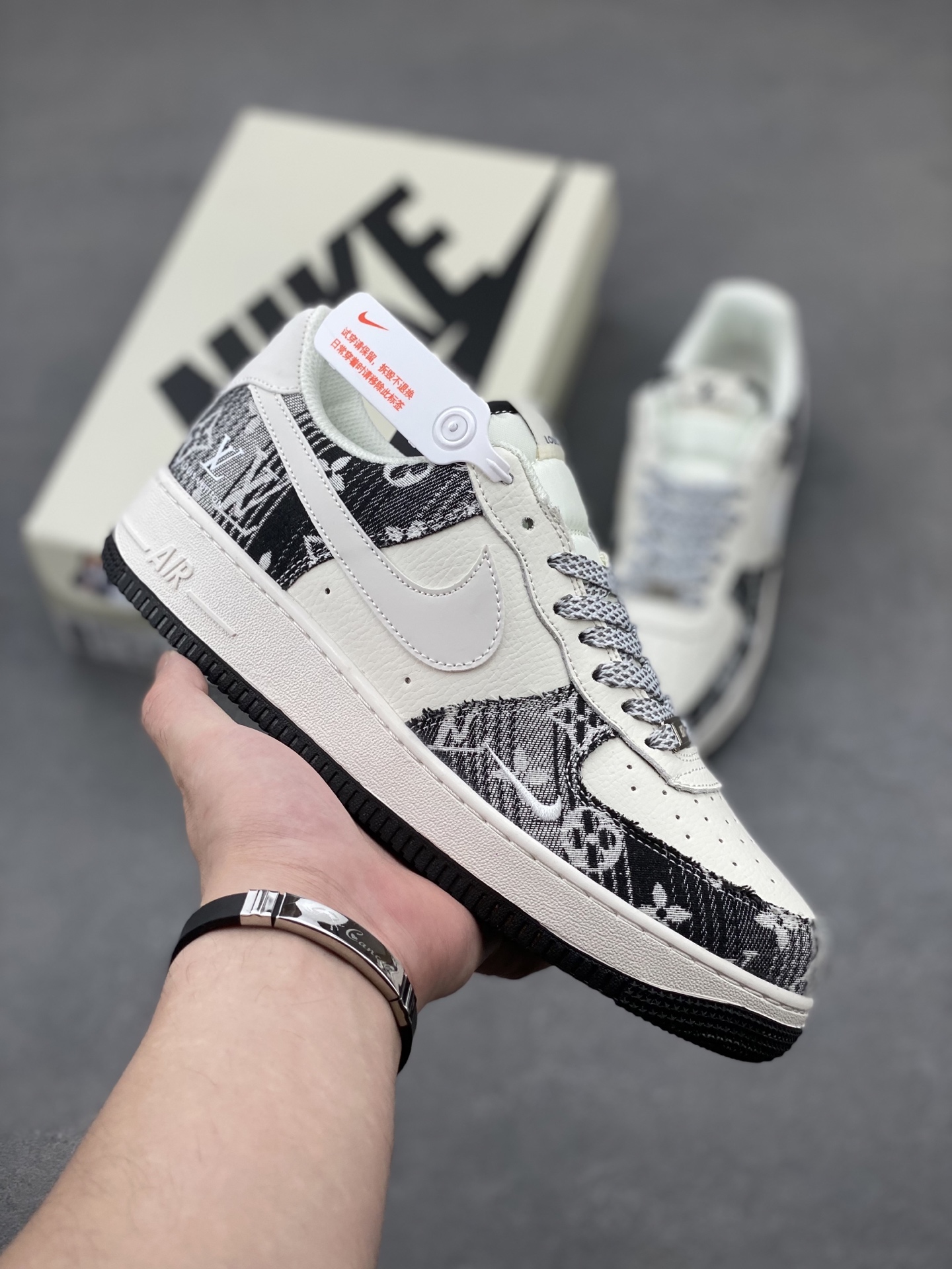 Nike Air Force 1 '07 Low Sneakers - Limited Edition, Premium Comfort 2 i1749325489960 2238 0 0