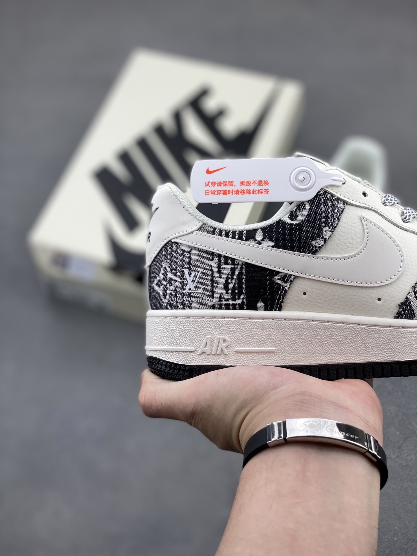 Nike Air Force 1 '07 Low Sneakers - Limited Edition, Premium Comfort 6 i1749325496317 3072 0 4