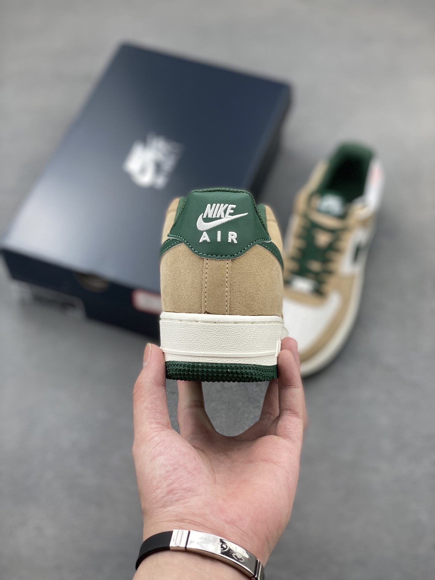 Nike Air Force 1 '07 Low Top Sneakers - Khaki/Green - Limited Edition 5 i1749485973432 5818 0 3