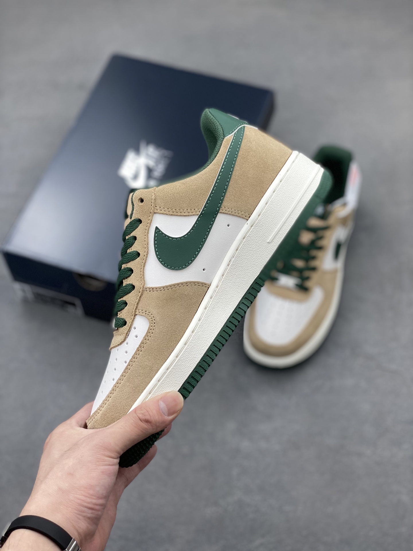 Nike Air Force 1 '07 Low Top Sneakers - Khaki/Green - Limited Edition 4 i1749485974190 2706 0 2