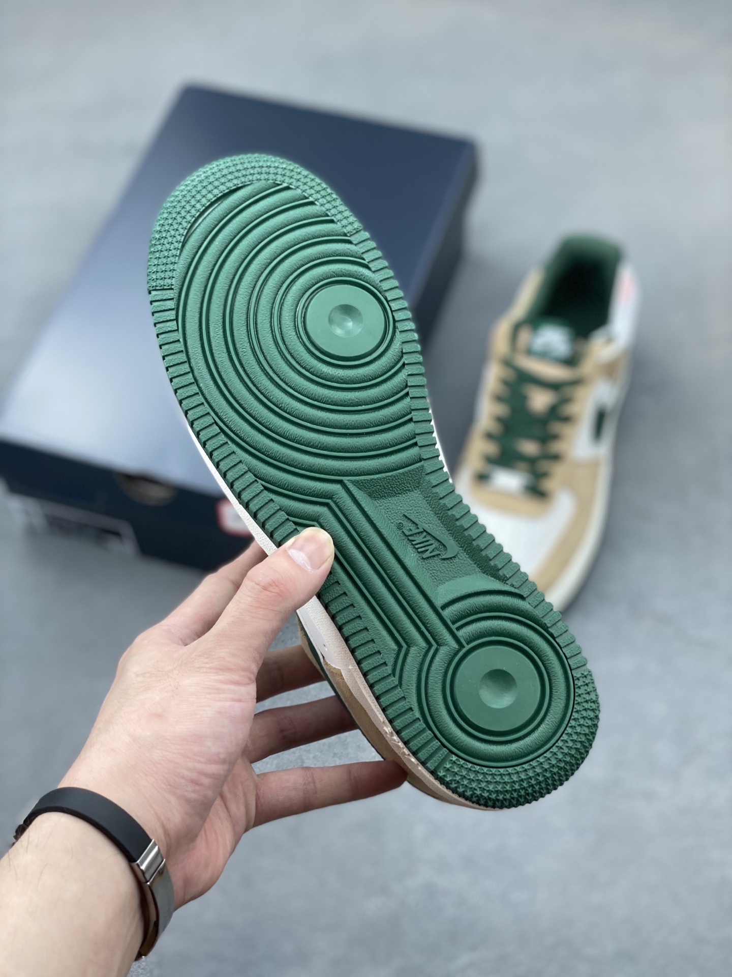 Nike Air Force 1 '07 Low Top Sneakers - Khaki/Green - Limited Edition 7 i1749485975309 8653 0 5