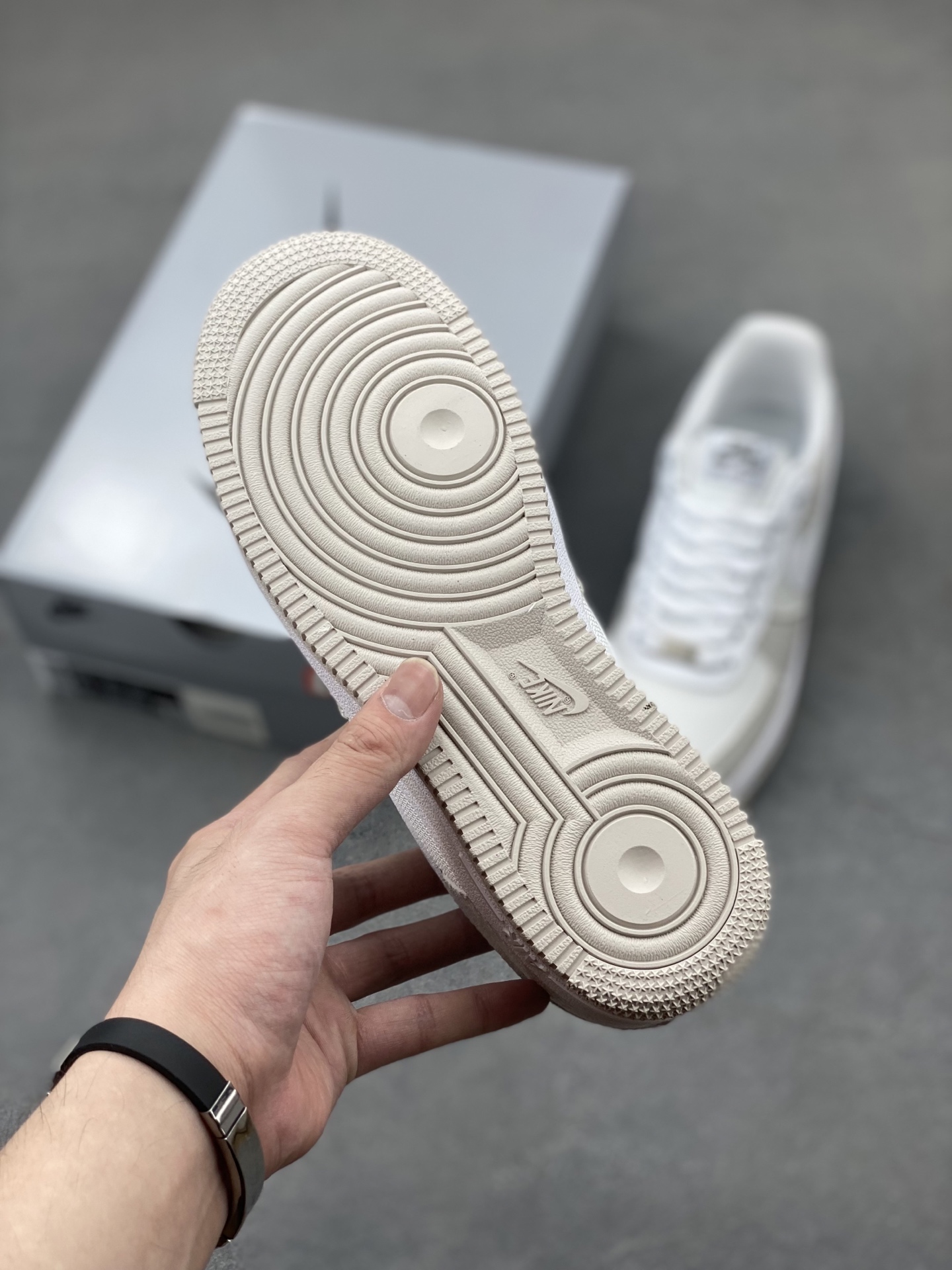 Nike Air Force 1 '07 Low White/Grey Casual Shoes - Limited Edition 7 i1749486071478 1437 0 5
