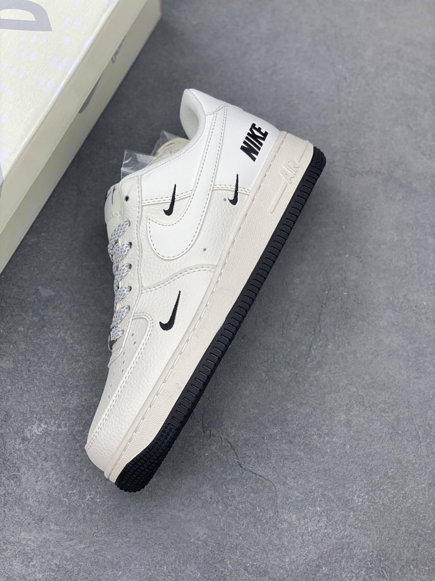 Nike Air Force 1 '07 Low Sneakers, Limited Edition, Comfortable and Stylish 8 i1749486227126 9048 0 6