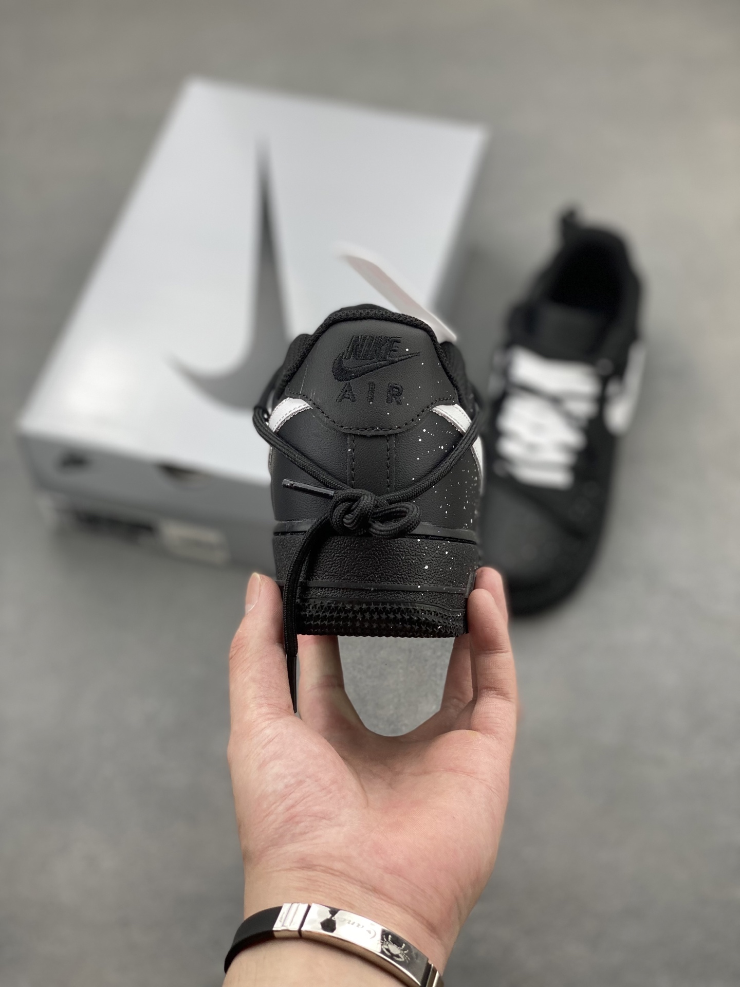 Nike Air Force 1 '07 Low Black/White Speckled Limited Edition Sneakers 5 i1749668432628 113 0 3