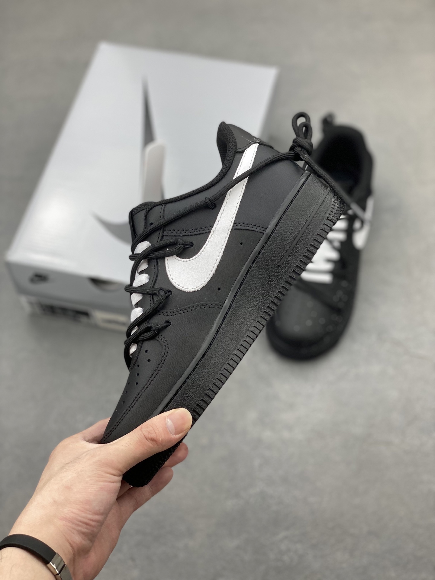 Nike Air Force 1 '07 Low Black/White Speckled Limited Edition Sneakers 4 i1749668432628 4608 0 2