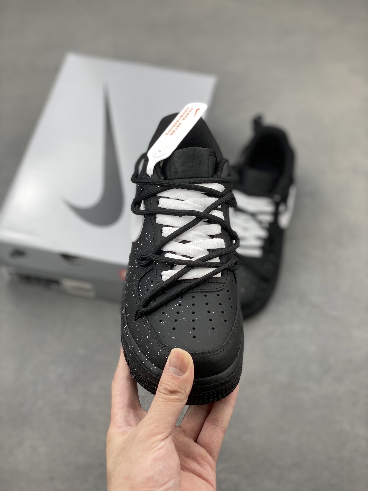 Nike Air Force 1 '07 Low Black/White Speckled Limited Edition Sneakers 3 i1749668432628 709 0 1