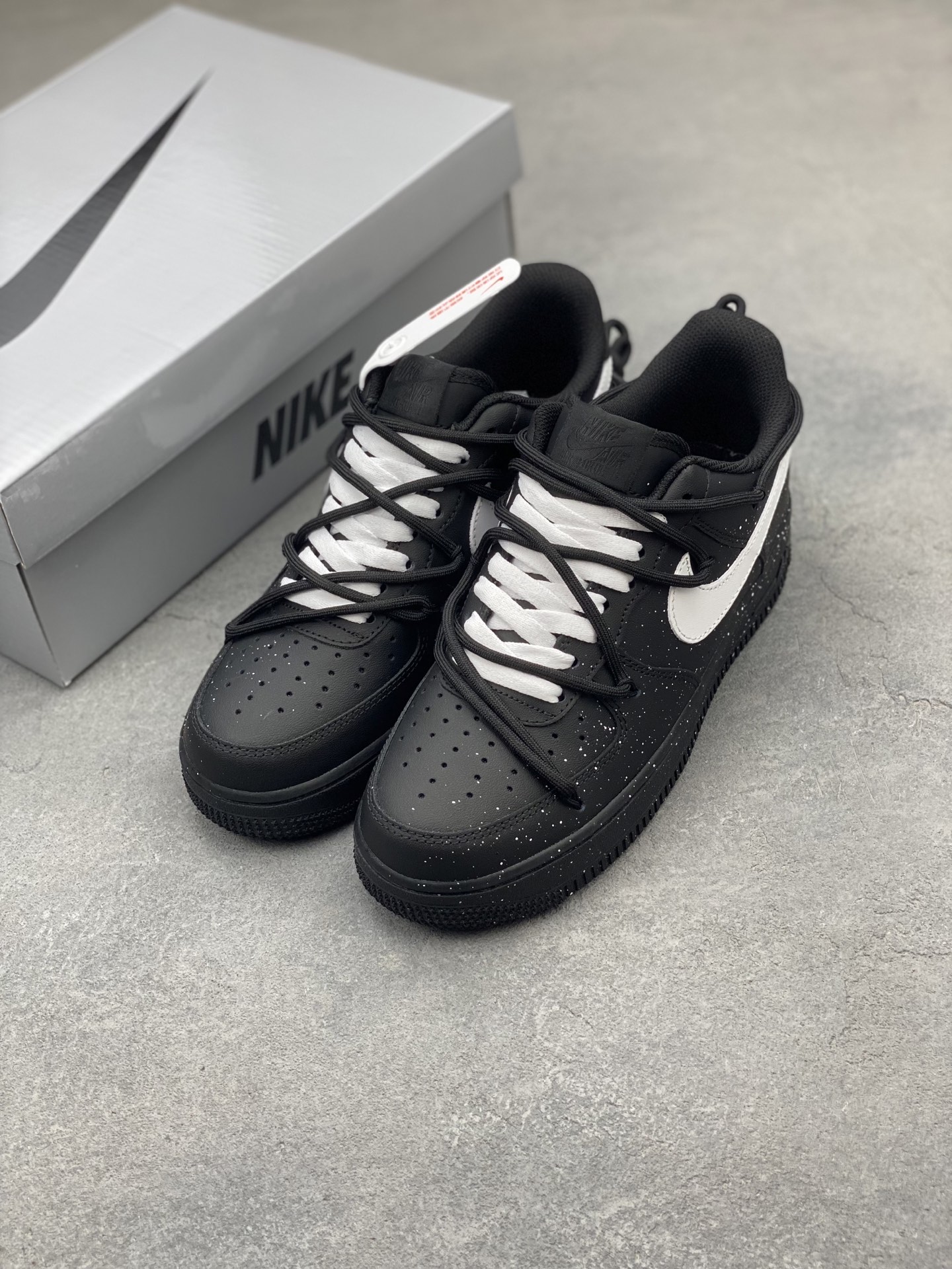 Nike Air Force 1 '07 Low Black/White Speckled Limited Edition Sneakers 9 i1749668436846 7400 0 7