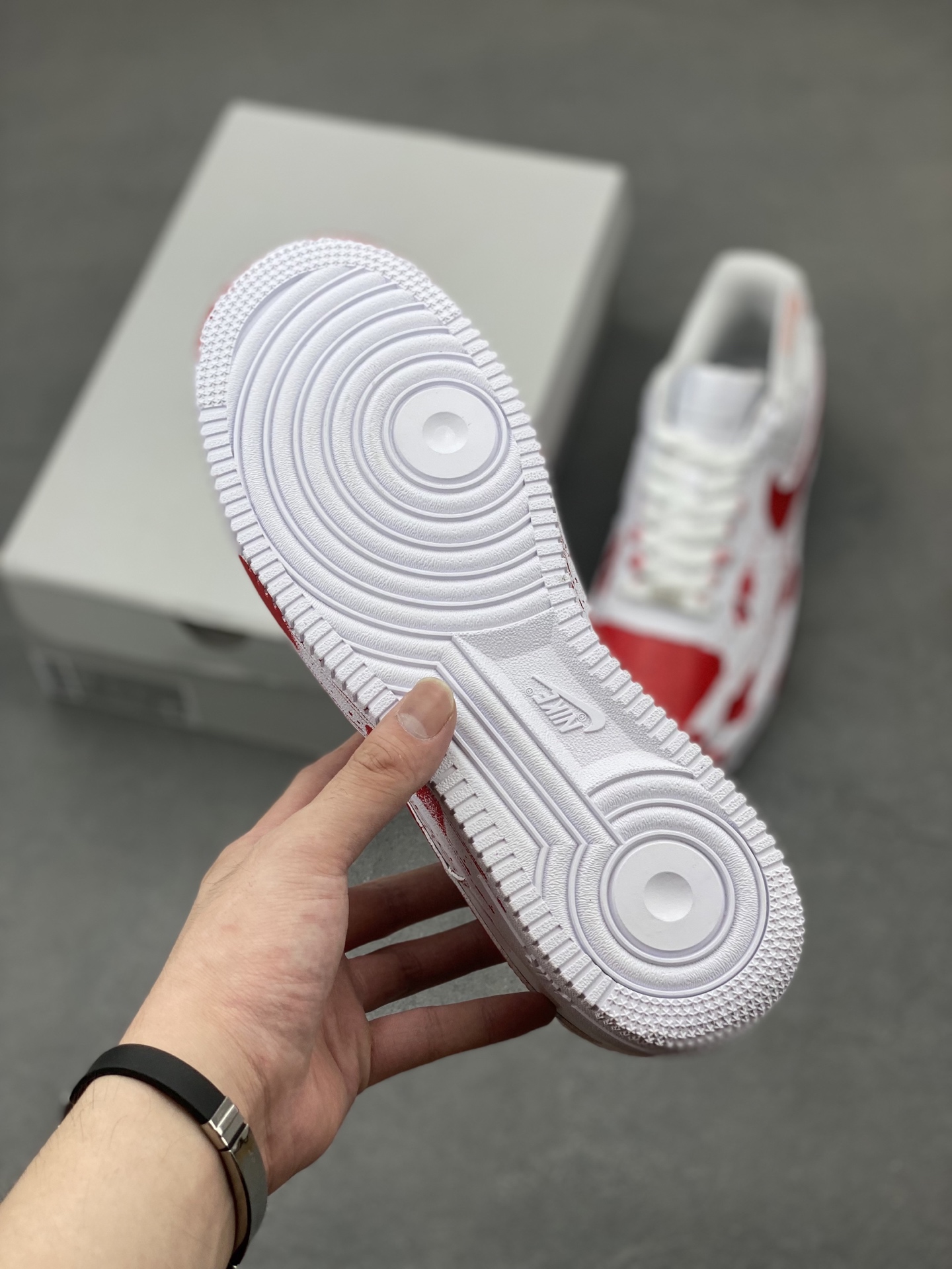 Nike Air Force 1 '07 Low White/Red Paint Splatter Casual Sneakers 7 i1749668540442 3575 0 5