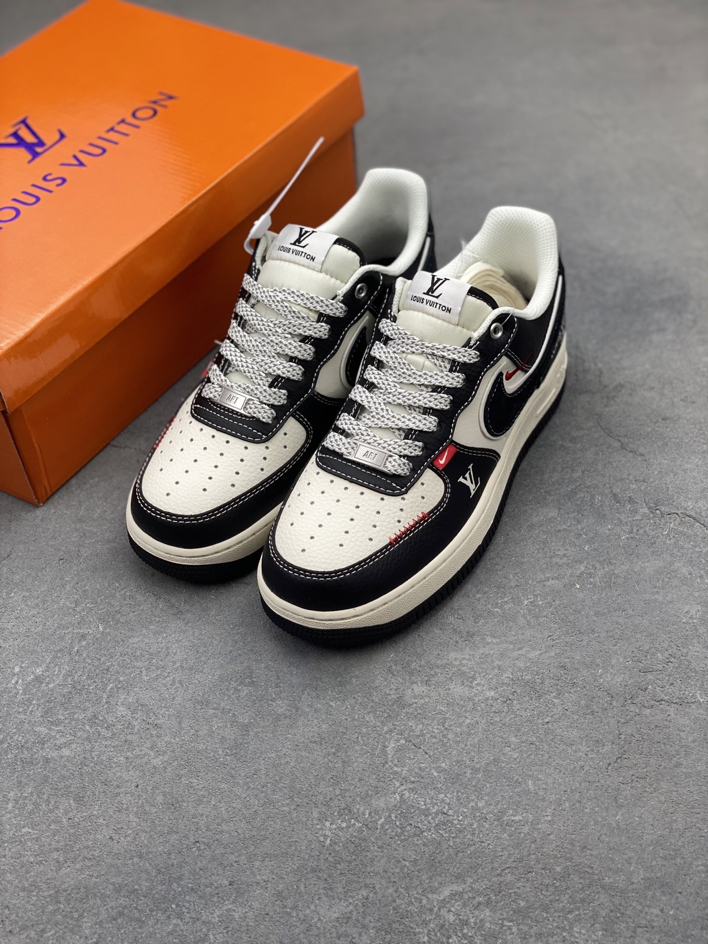 Nike Air Force 1 Low Louis Vuitton Custom Sneakers Limited Edition 9 i1749668630395 1590 0 7